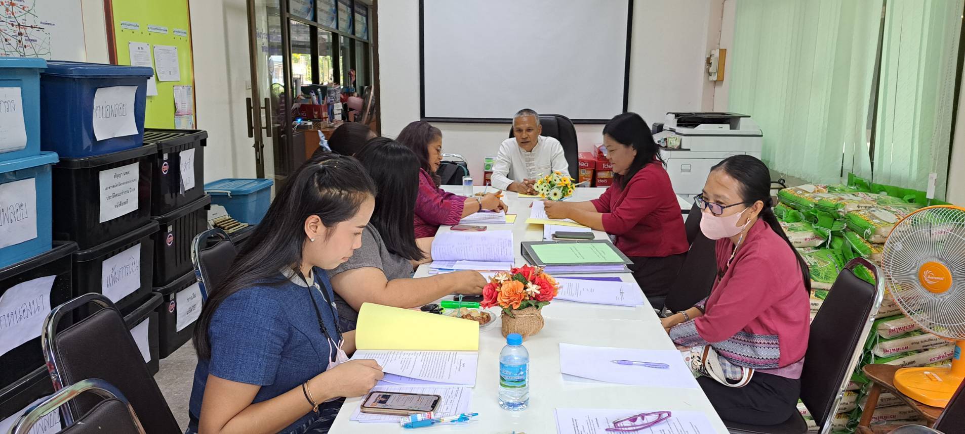 พช.กาญจนบุรี นิเทศ ติดตาม การดำเนินงานของสำนักงานพัฒนาชุมชนอำเภอ ประจำปีงบประมาณ พ.ศ. 2566 รอบไตรมาส 1 – 2