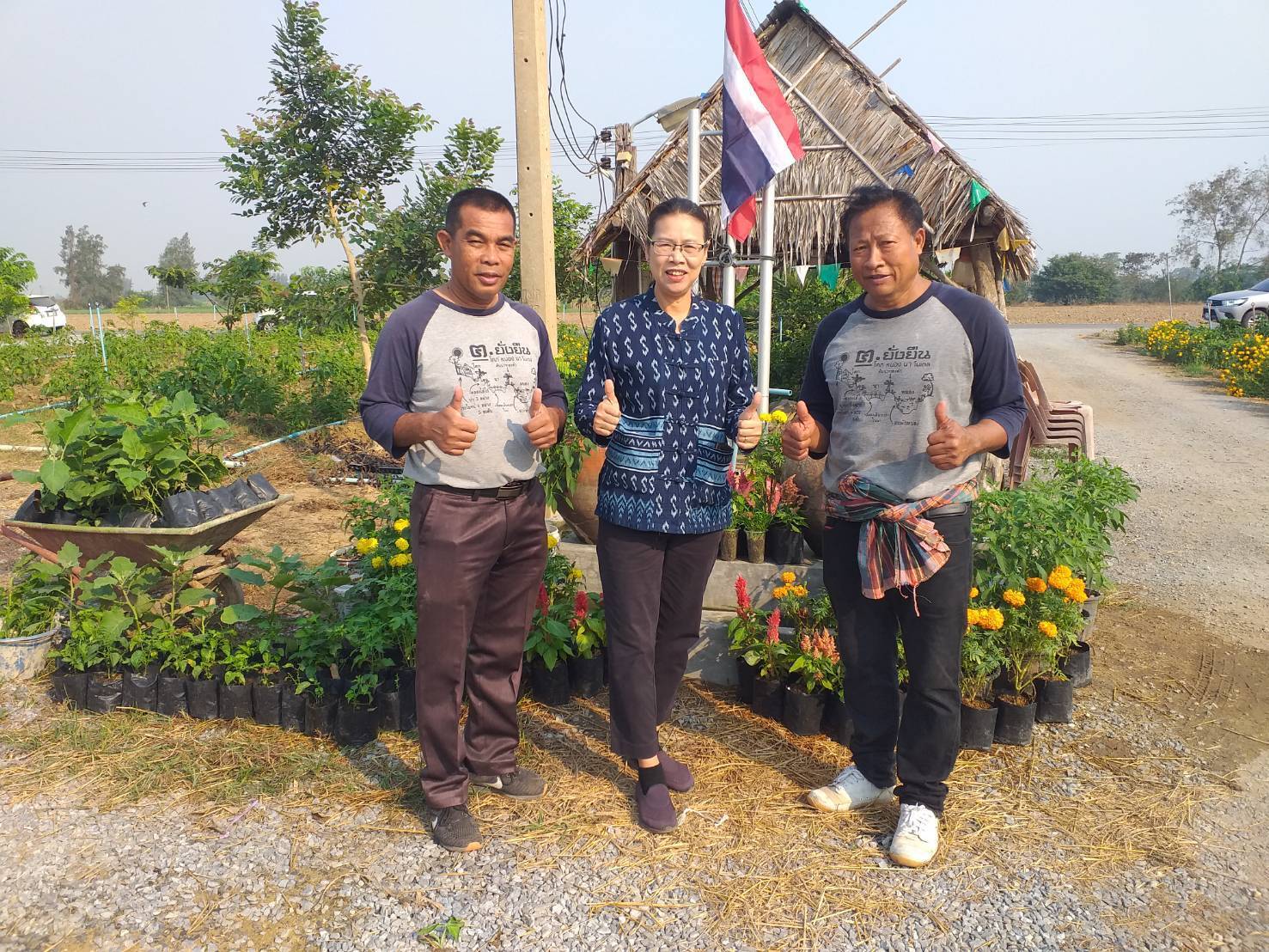 พช.กาญจนบุรี หิ้วปิ่นโตมาเอามื้อสามัคคี สร้างเครือข่ายดี สู่ โคก หนอง นา ที่ยั่งยืน