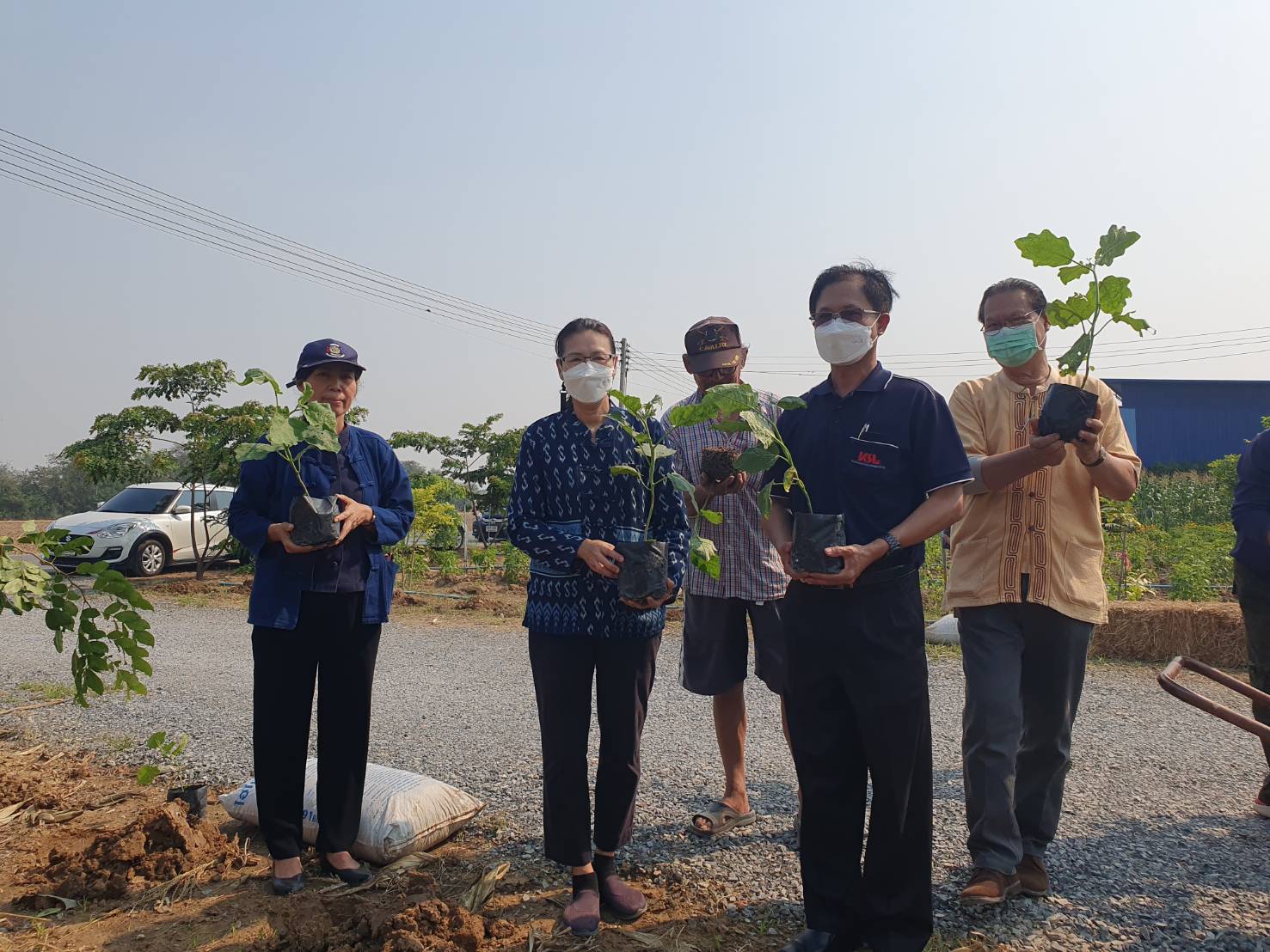 พช.กาญจนบุรี หิ้วปิ่นโตมาเอามื้อสามัคคี สร้างเครือข่ายดี สู่ โคก หนอง นา ที่ยั่งยืน