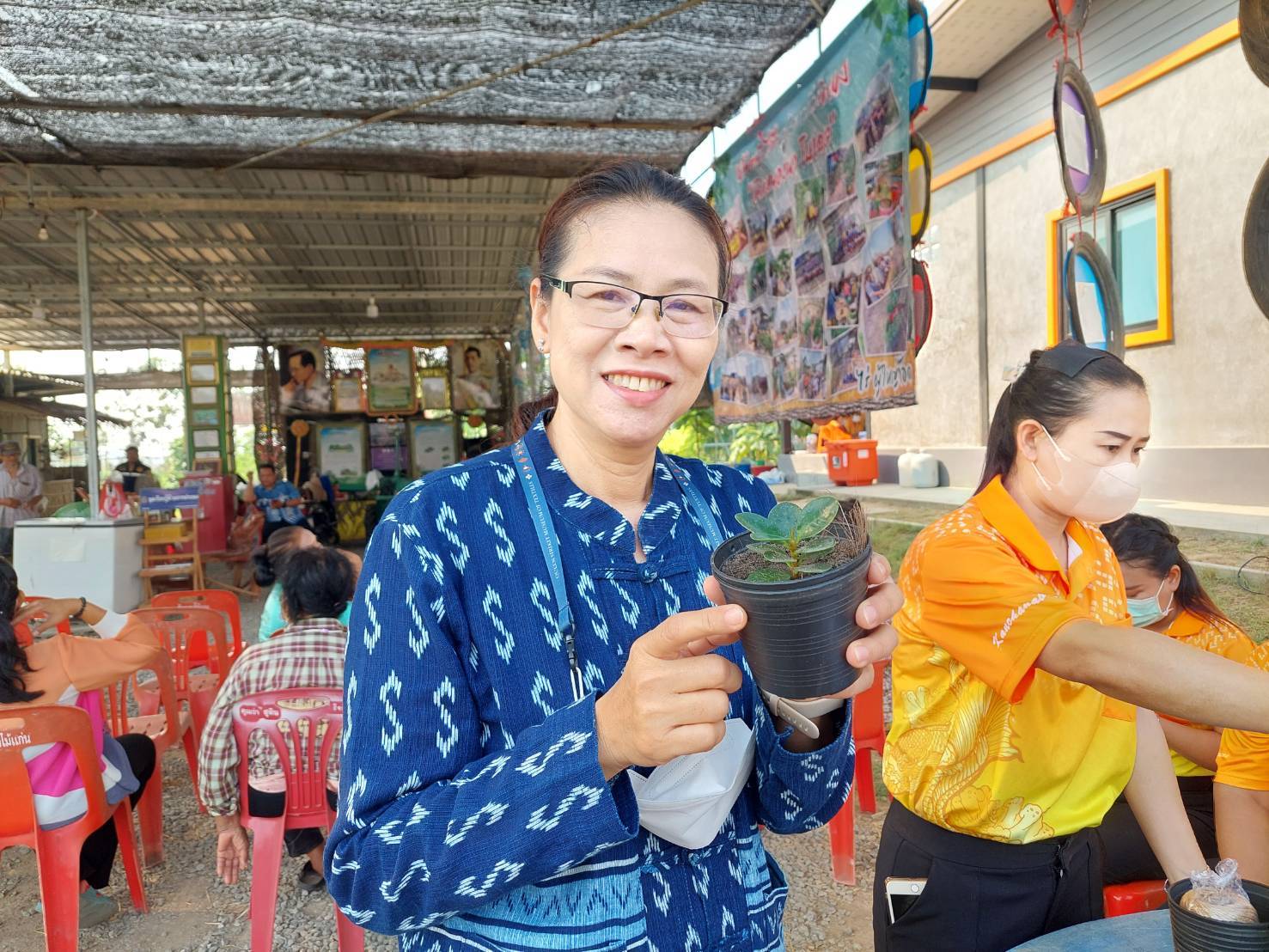 พช.กาญจนบุรี หิ้วปิ่นโตมาเอามื้อสามัคคี สร้างเครือข่ายดี สู่ โคก หนอง นา ที่ยั่งยืน