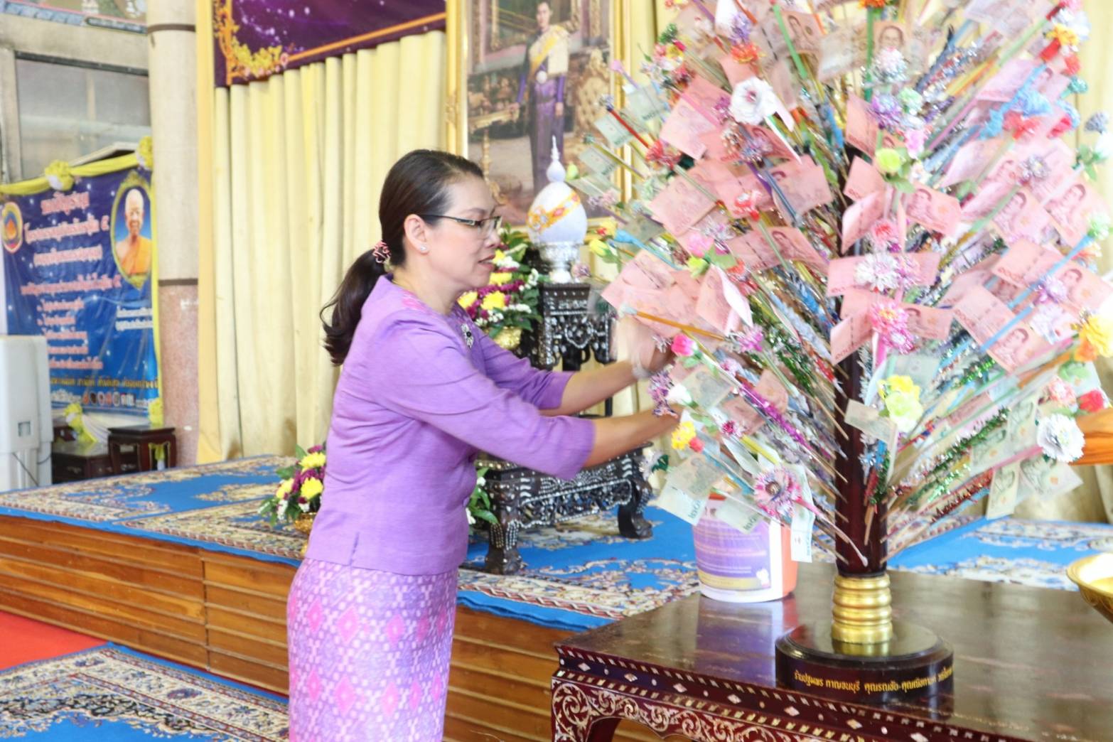 พช.กาญจนบุรี จัดพิธีทอดผ้าป่าสมทบกองทุนพัฒนาเด็กชนบท ในพระราชูปถัมภ์สมเด็จพระเทพรัตนราชสุดาฯ สยามบรมราชกุมารี