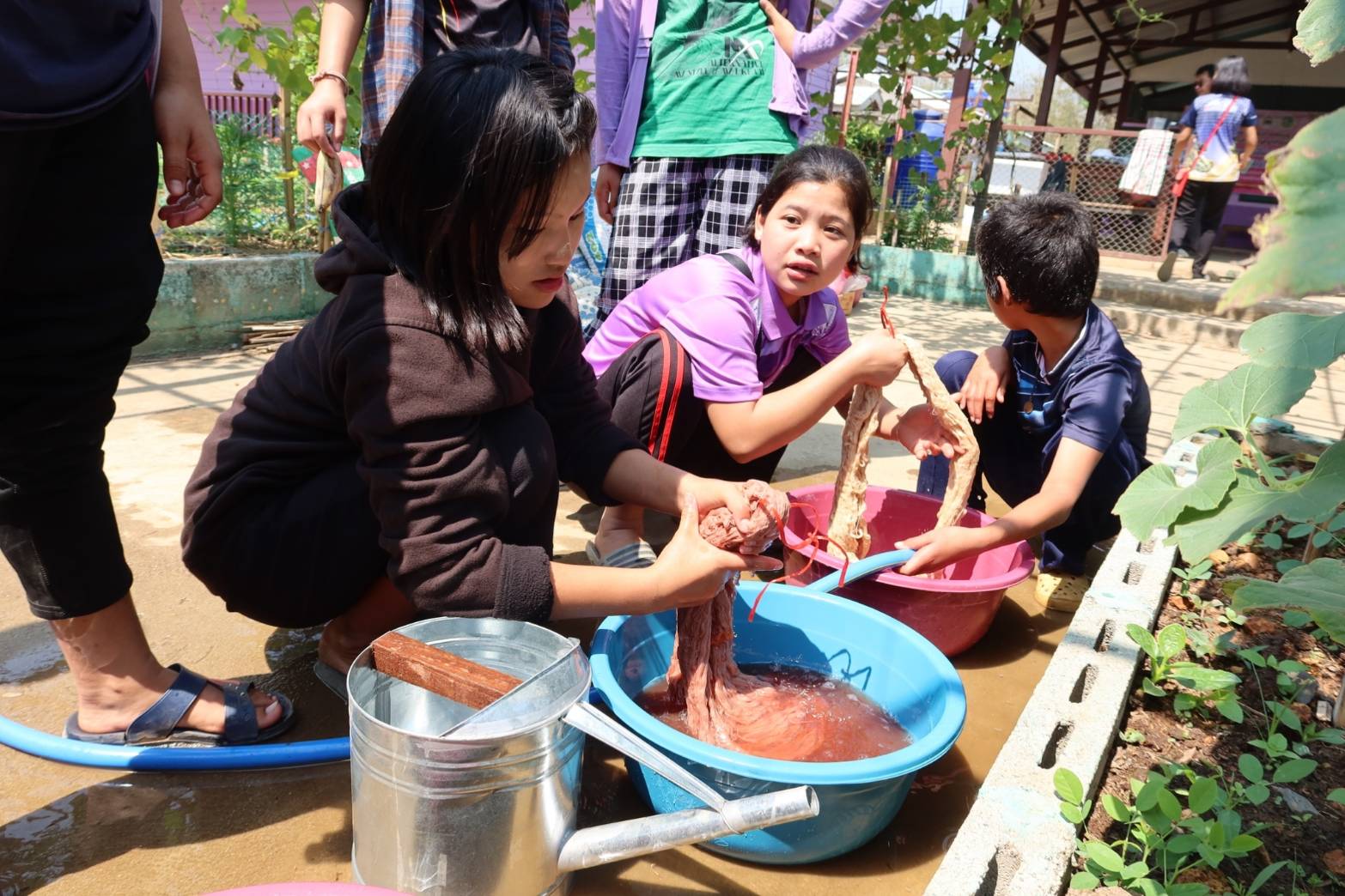 พช.กาญจนบุรี ขยายโอกาส ส่งเสริมการเรียนรู้ และสร้างบทบาทของเด็ก เยาวชน และสตรีในพื้นที่ชายขอบ อำเภอสังขละบุรี จังหวัดกาญจนบุรี