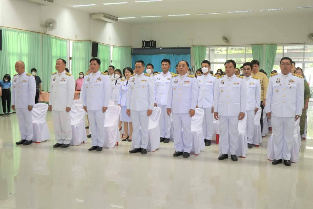 พช.กาญจนบุรี จัดพิธีมอบลายผ้าพระราชทาน “ผ้าลายดอกรักราชกัญญา” สืบสานพระราชปณิธาน ต่อยอดการพัฒนา สร้างงาน สร้างรายได้ กระจายสู่ชุมชนอย่างยั่งยืน