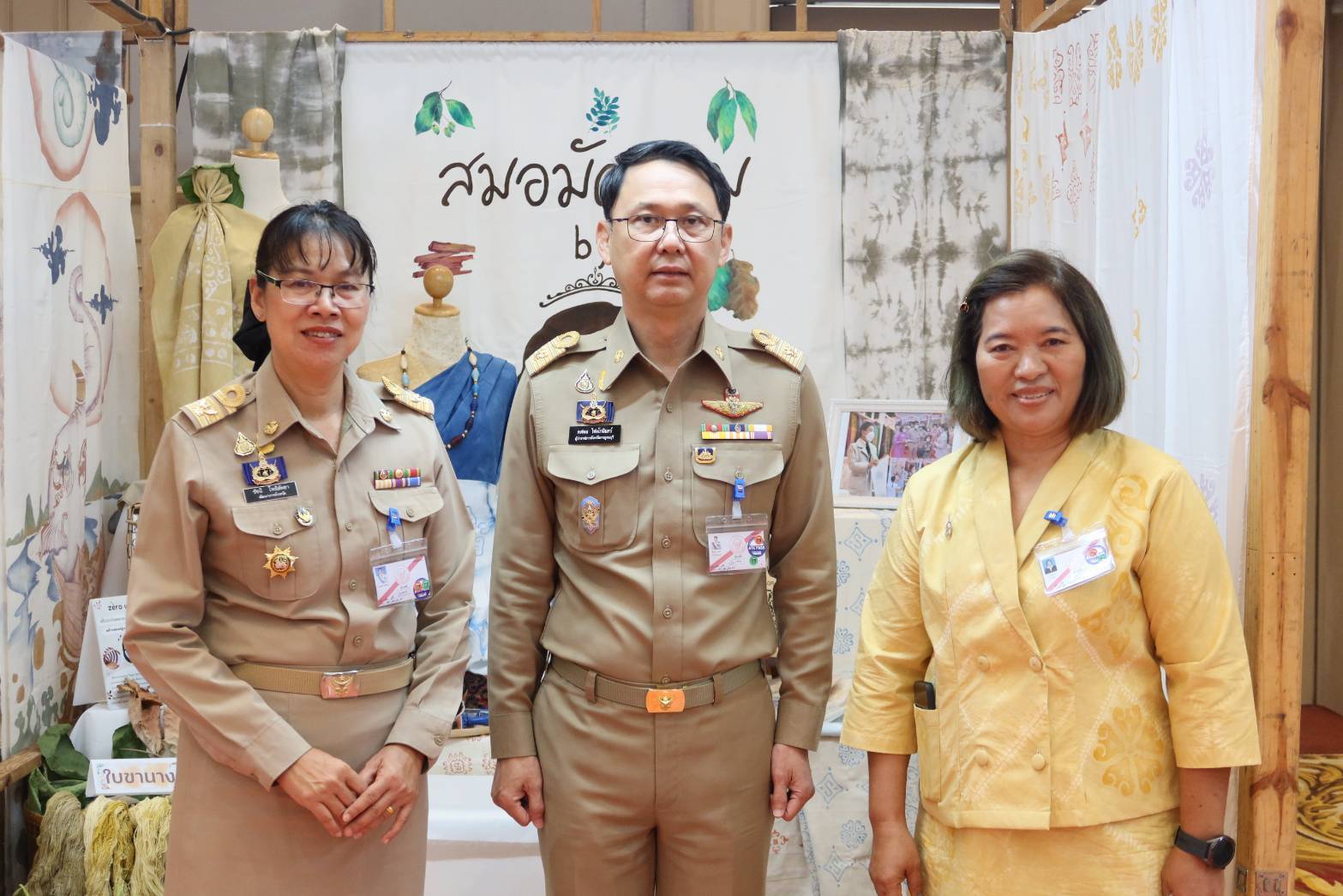 จังหวัดกาญจนบุรี ร่วมรับเสด็จสมเด็จพระเจ้าลูกเธอ เจ้าฟ้าสิริวัณณวรี นารีรัตนราชกัญญา เสด็จไปทอดพระเนตรการจัดแสดงและจำหน่ายผลิตภัณฑ์ผ้าไทยและงานหัตกรรมภาคกลาง