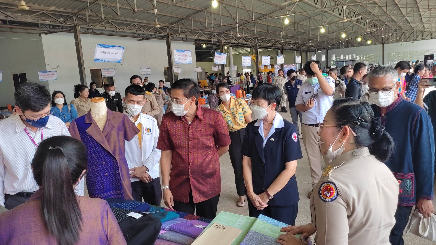 CDD KAN News : พช.กาญจนบุรี ร่วมโครงการจังหวัดเคลื่อนที่ “บำบัดทุกข์ บำรุงสุข สร้างรอยยิ้มให้ประชาชน” ครั้งที่ 8 ประจำปีงบประมาณ 2566 ในพื้นที่อำเภอห้วยกระเจา