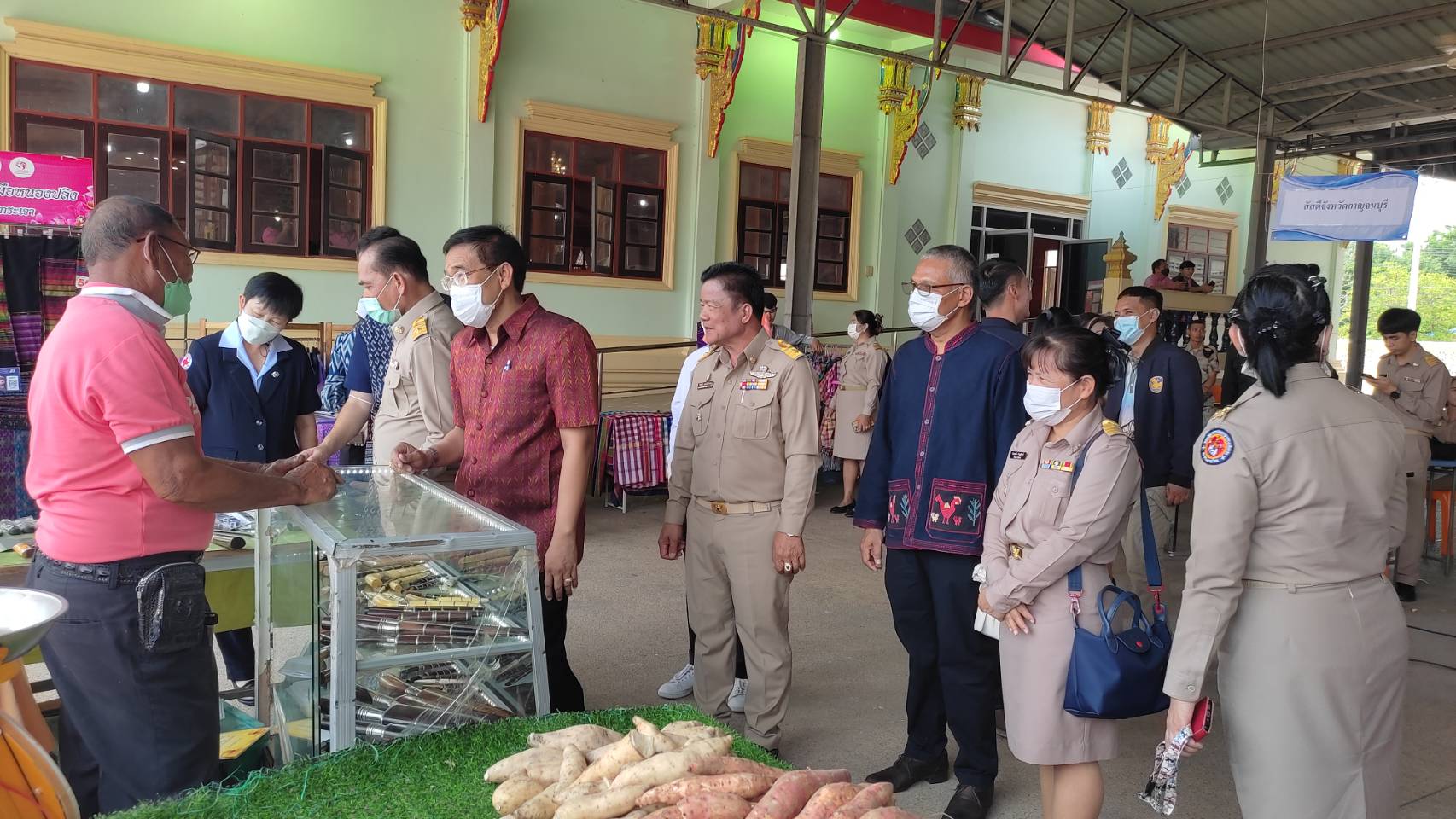 CDD KAN News : พช.กาญจนบุรี ร่วมโครงการจังหวัดเคลื่อนที่ “บำบัดทุกข์ บำรุงสุข สร้างรอยยิ้มให้ประชาชน” ครั้งที่ 8 ประจำปีงบประมาณ 2566 ในพื้นที่อำเภอห้วยกระเจา