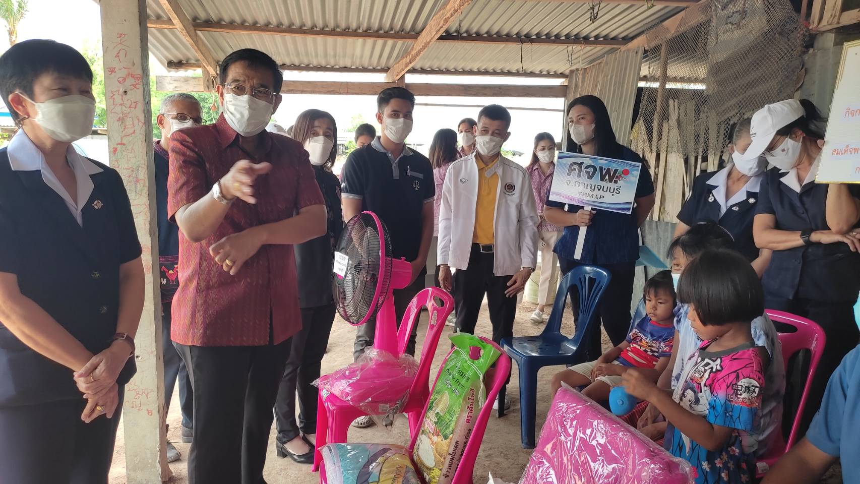 CDD KAN News : พช.กาญจนบุรี ร่วมโครงการจังหวัดเคลื่อนที่ “บำบัดทุกข์ บำรุงสุข สร้างรอยยิ้มให้ประชาชน” ครั้งที่ 8 ประจำปีงบประมาณ 2566 ในพื้นที่อำเภอห้วยกระเจา