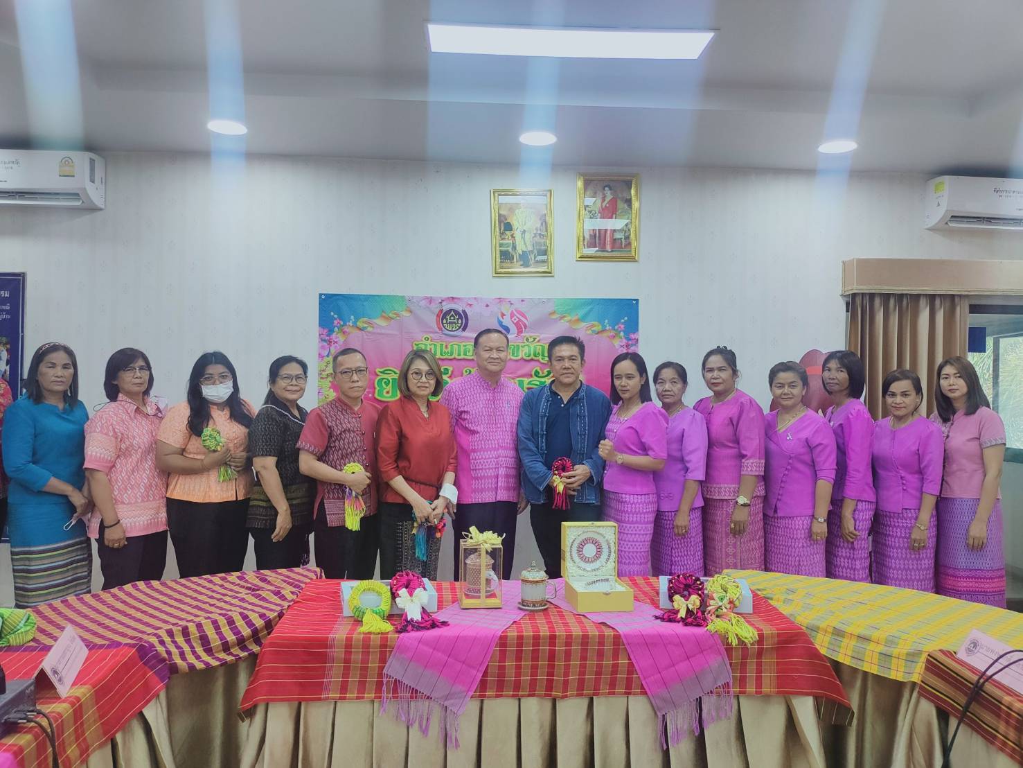 CDD KAN News : พช.กาญจนบุรี นำคณะกรรมการคัดเลือกคนกองทุนพัฒนาบทบาทสตรีดีเด่นระดับจังหวัด ลงพื้นที่คัดสรรกลุ่มเป้าหมาย ตามโครงการเชิดชูเกียรติคนกองทุนพัฒนาบทบาทสตรี ประจำปี 2566