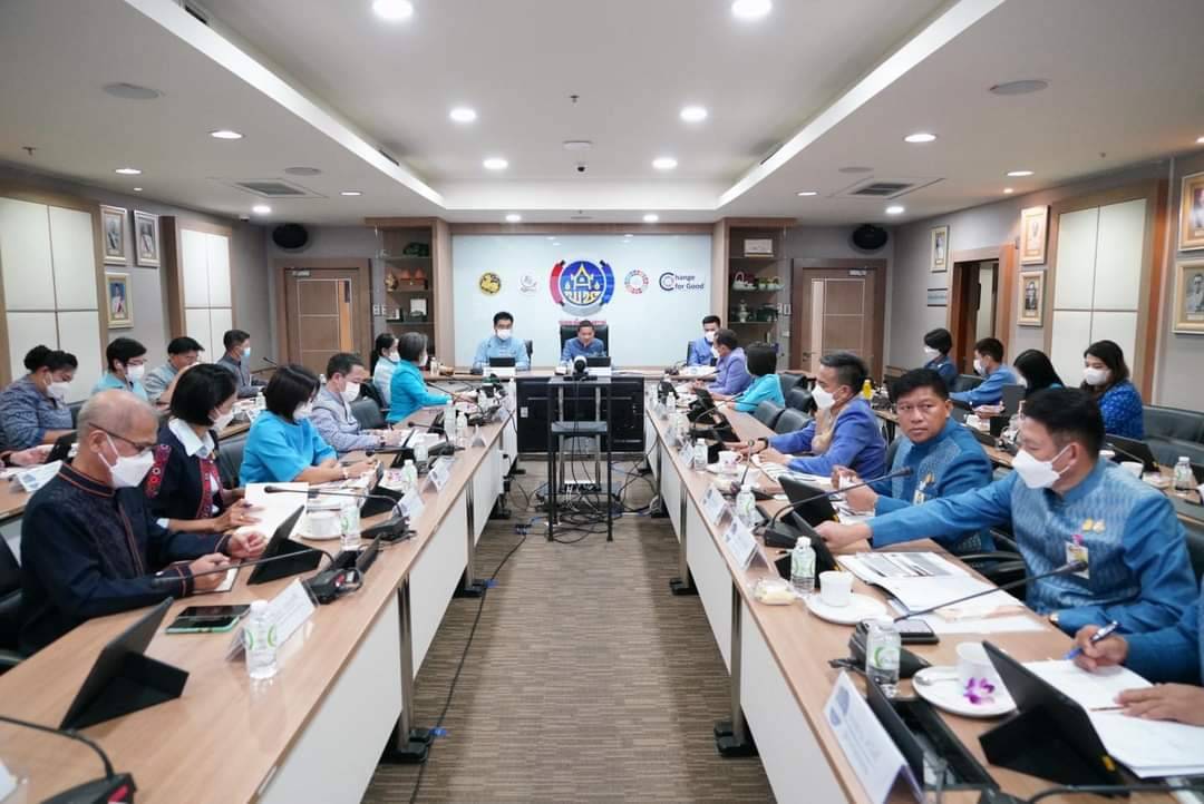 พช.กาญจนบุรี ร่วมรับฟังการประชุมกรมการพัฒนาชุมชน ครั้งที่ 5 /2566 ผ่านระบบวีดิทัศน์ทางไกล (VDO CONFERENCE)