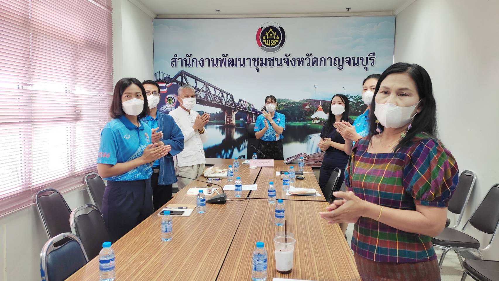 พช.กาญจนบุรี ร่วมรับฟังการประชุมกรมการพัฒนาชุมชน ครั้งที่ 5 /2566 ผ่านระบบวีดิทัศน์ทางไกล (VDO CONFERENCE)