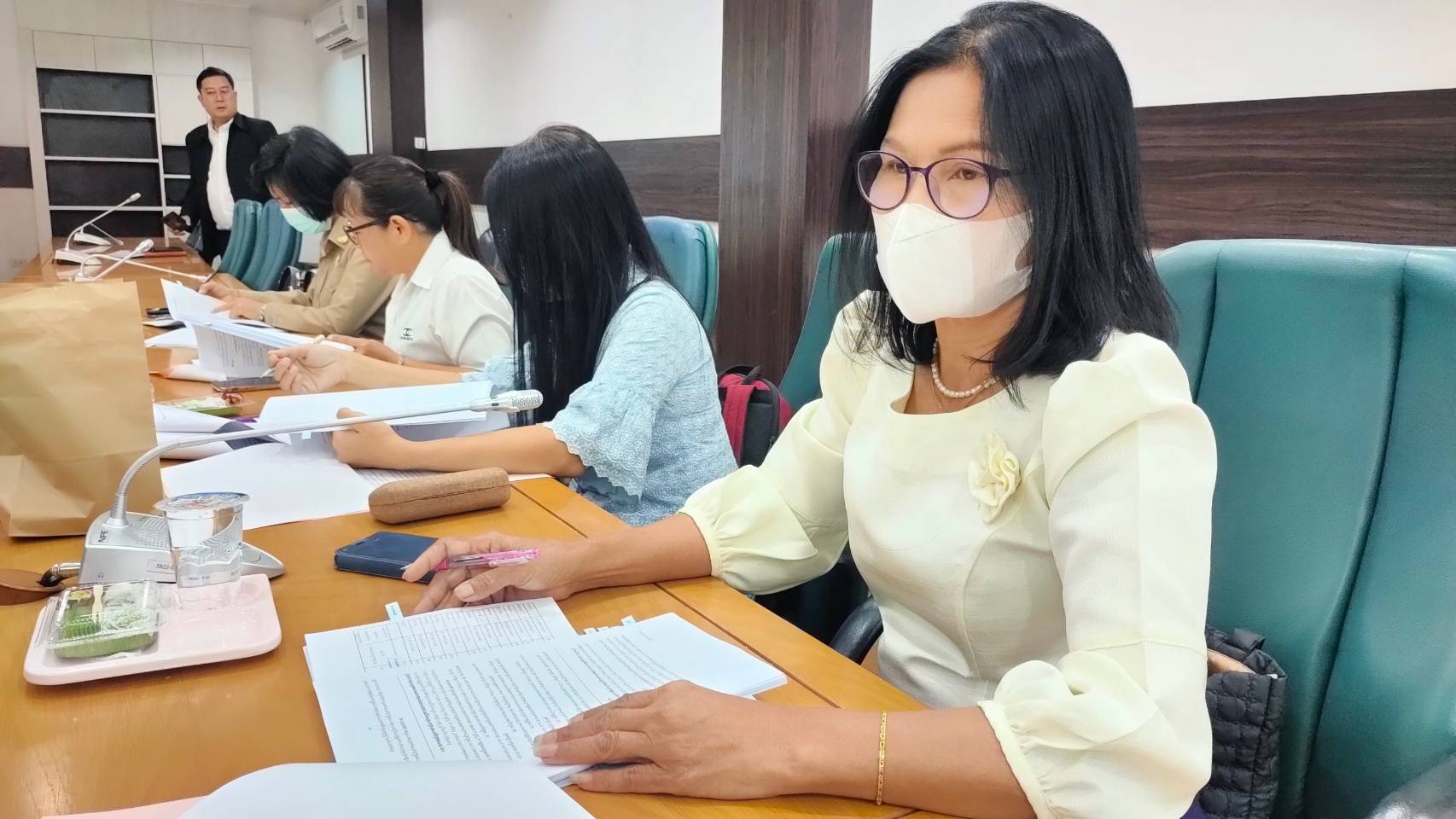 พช.กาญจนบุรี ดำเนินการประชุมคณะอนุกรรมการบริหารกองทุนพัฒนาบทบาทสตรีระดับจังหวัดกาญจนบุรี ครั้งที่ 5-2566