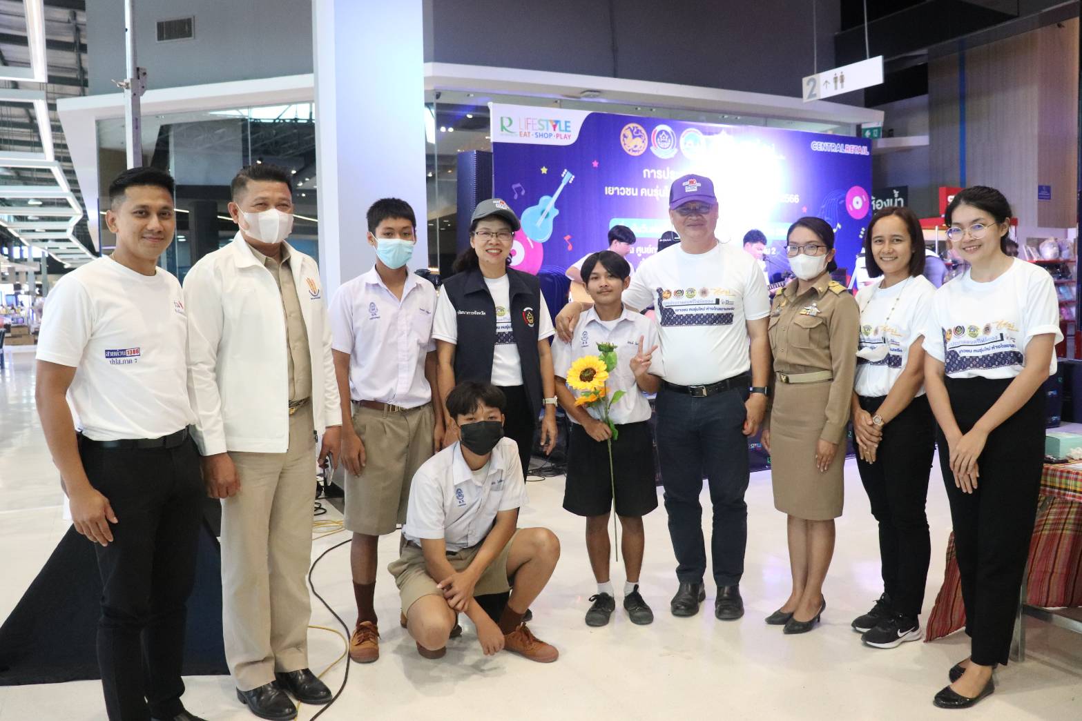 พช.กาญจนบุรี จัดงาน “การประกวดดนตรีโฟล์คซอง เยาวชน คนรุ่นใหม่ ห่างไกลยาเสพติด ประจำปี 2566”