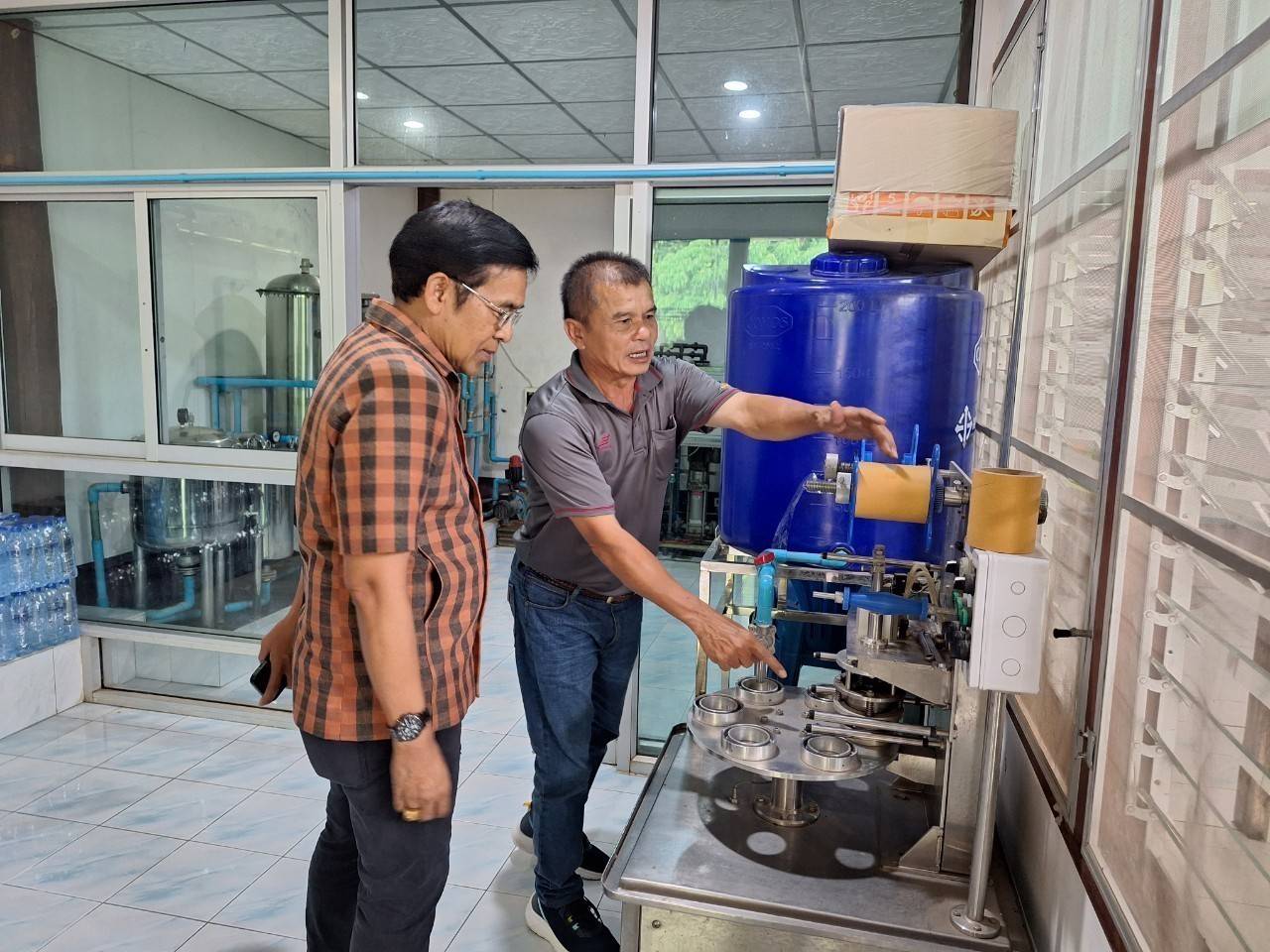 พช.กาญจนบุรี ดำเนินการพิจารณาตัดสินการคัดสรรกิจกรรมพัฒนาชุมชนดีเด่น ประจำปี 2566 ในพื้นที่อำเภอทองผาภูมิ และอำเภอไทรโยค