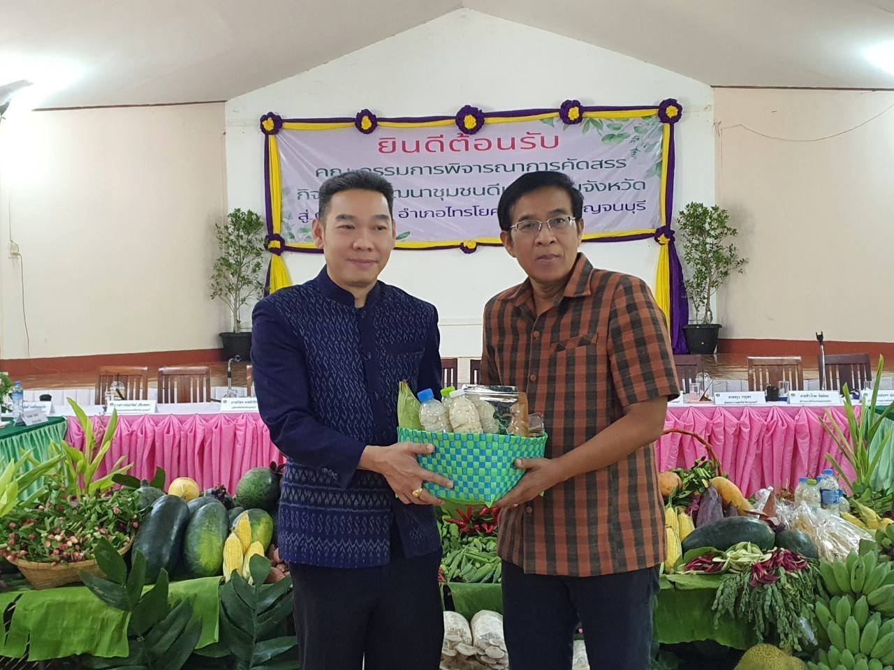 พช.กาญจนบุรี ดำเนินการพิจารณาตัดสินการคัดสรรกิจกรรมพัฒนาชุมชนดีเด่น ประจำปี 2566 ในพื้นที่อำเภอทองผาภูมิ และอำเภอไทรโยค