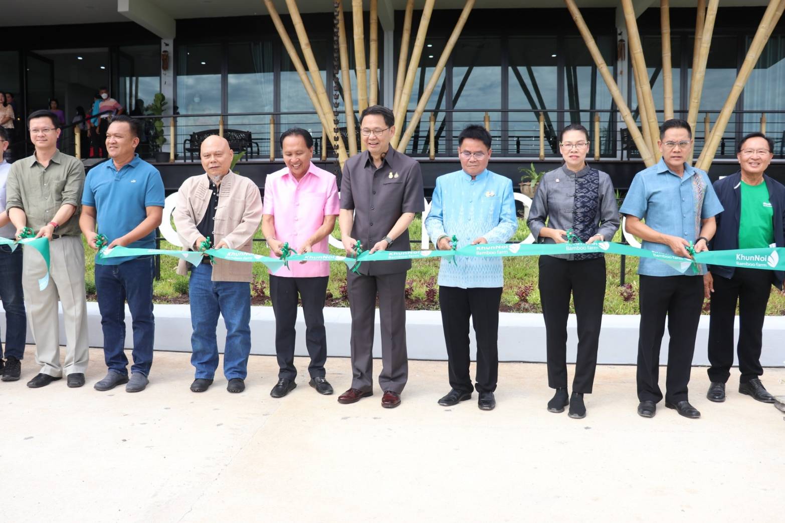 พ่อเมืองกาญจนบุรี เปิดอาคารศูนย์การเรียนรู้ตามแนวทางเกษตรทฤษฎีใหม่ ณ สวนไผ่คุณน้อย ยกระดับแปลง โคก หนอง นา สู่ศูนย์เรียนรู้และการท่องเที่ยวเชิงเกษตรเพื่อชุมชน