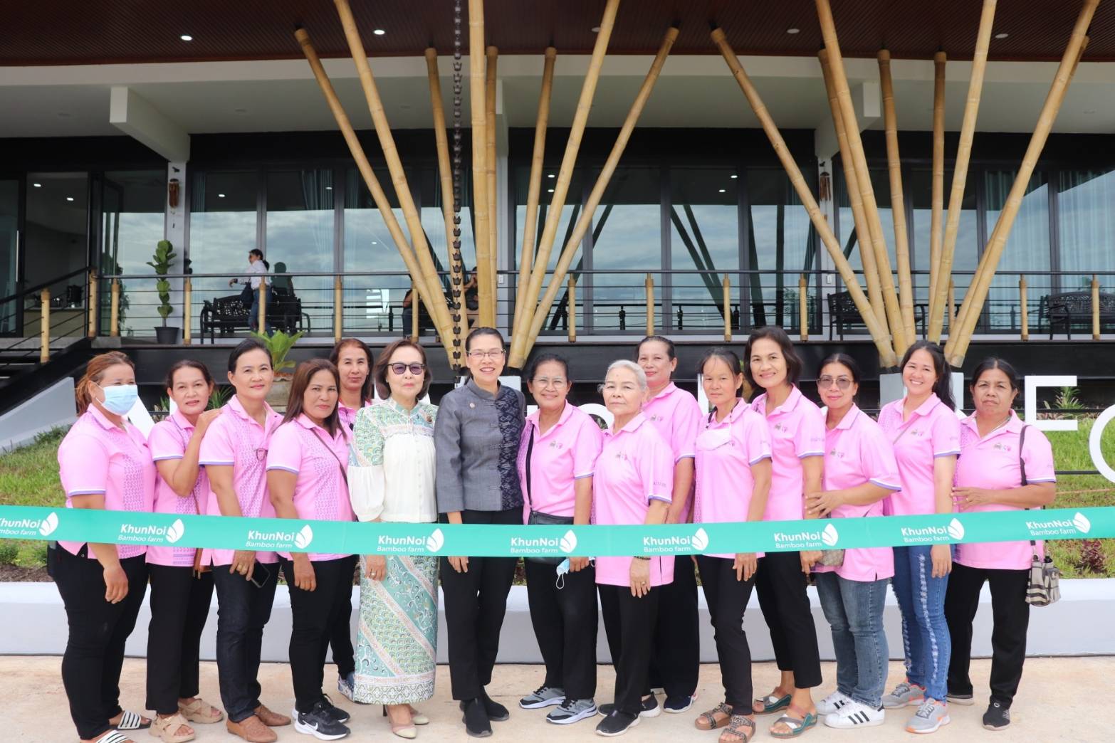 พ่อเมืองกาญจนบุรี เปิดอาคารศูนย์การเรียนรู้ตามแนวทางเกษตรทฤษฎีใหม่ ณ สวนไผ่คุณน้อย ยกระดับแปลง โคก หนอง นา สู่ศูนย์เรียนรู้และการท่องเที่ยวเชิงเกษตรเพื่อชุมชน