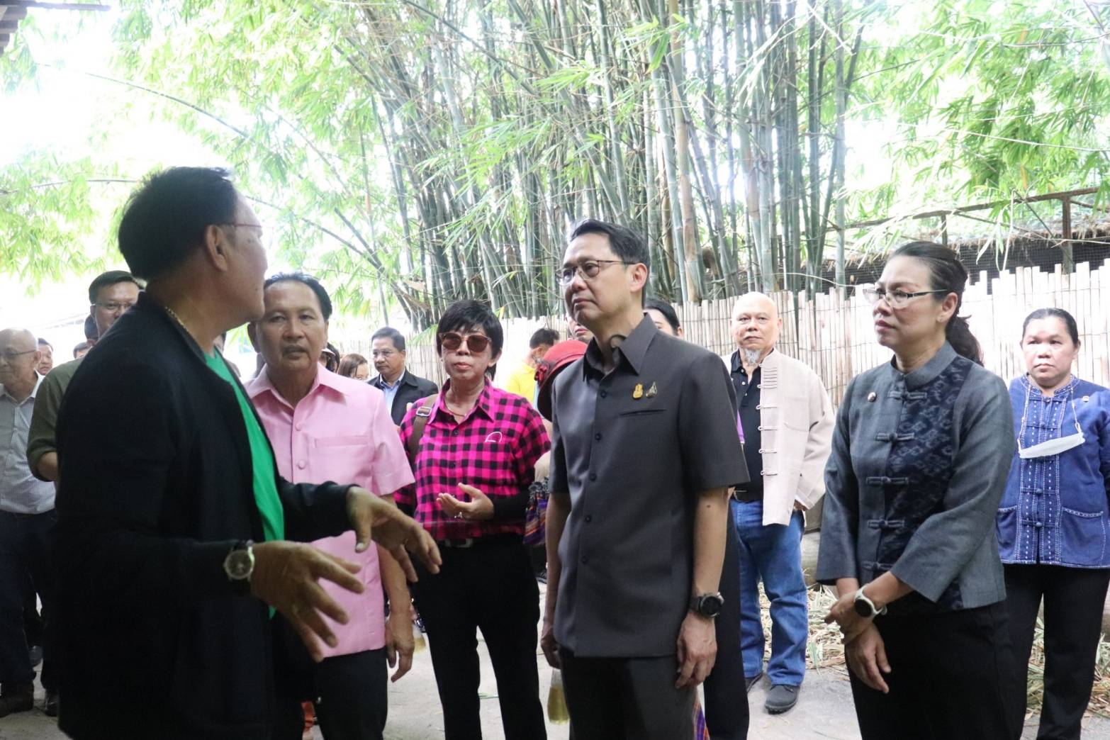 พ่อเมืองกาญจนบุรี เปิดอาคารศูนย์การเรียนรู้ตามแนวทางเกษตรทฤษฎีใหม่ ณ สวนไผ่คุณน้อย ยกระดับแปลง โคก หนอง นา สู่ศูนย์เรียนรู้และการท่องเที่ยวเชิงเกษตรเพื่อชุมชน