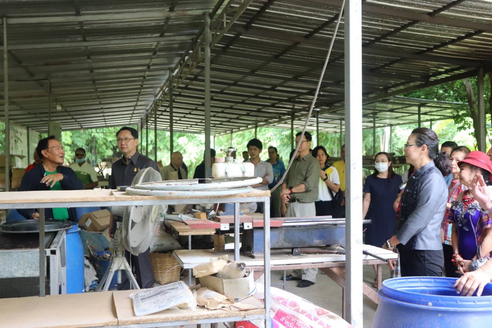 พ่อเมืองกาญจนบุรี เปิดอาคารศูนย์การเรียนรู้ตามแนวทางเกษตรทฤษฎีใหม่ ณ สวนไผ่คุณน้อย ยกระดับแปลง โคก หนอง นา สู่ศูนย์เรียนรู้และการท่องเที่ยวเชิงเกษตรเพื่อชุมชน