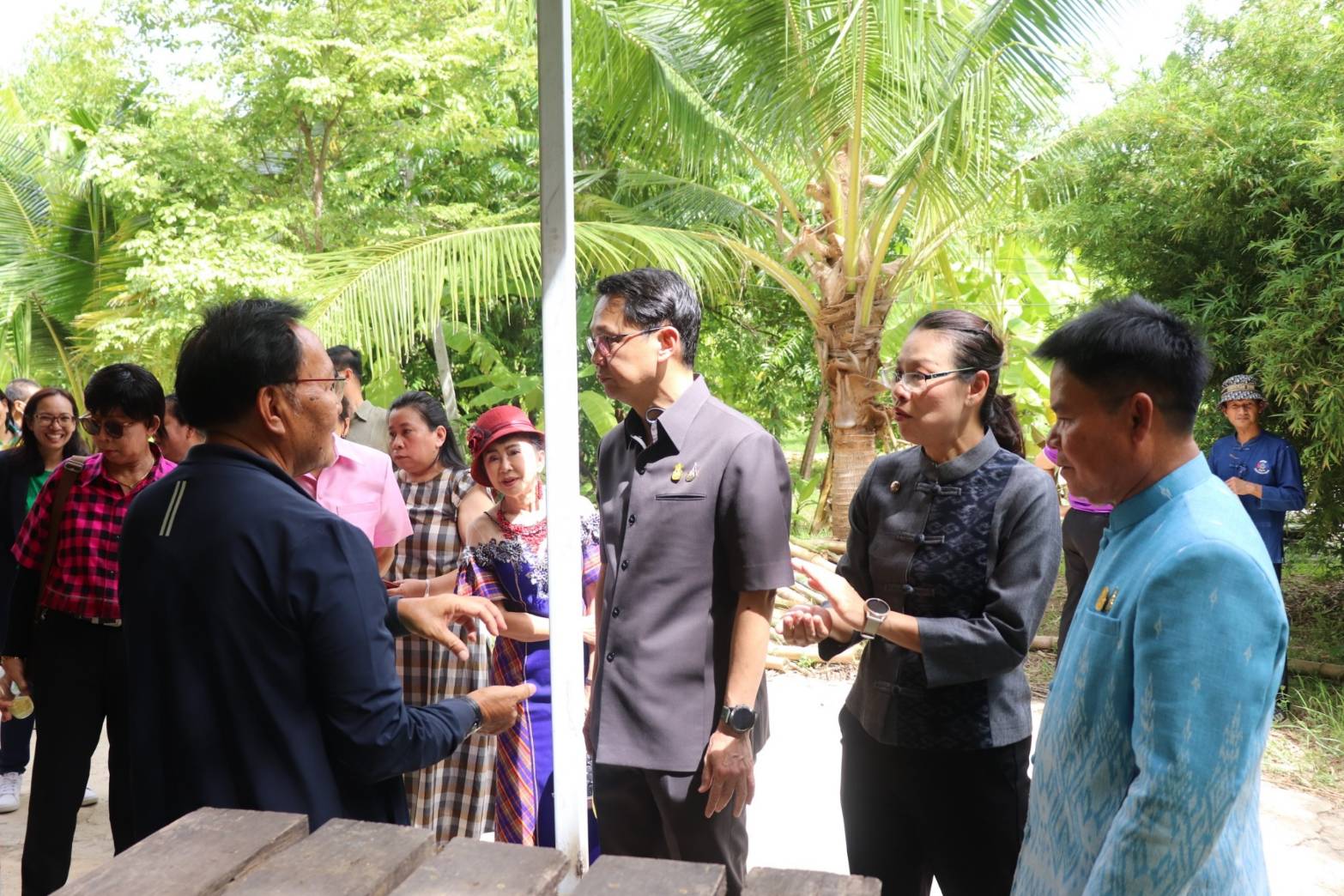 พ่อเมืองกาญจนบุรี เปิดอาคารศูนย์การเรียนรู้ตามแนวทางเกษตรทฤษฎีใหม่ ณ สวนไผ่คุณน้อย ยกระดับแปลง โคก หนอง นา สู่ศูนย์เรียนรู้และการท่องเที่ยวเชิงเกษตรเพื่อชุมชน