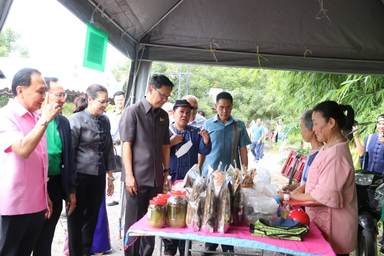 พ่อเมืองกาญจนบุรี เปิดอาคารศูนย์การเรียนรู้ตามแนวทางเกษตรทฤษฎีใหม่ ณ สวนไผ่คุณน้อย ยกระดับแปลง โคก หนอง นา สู่ศูนย์เรียนรู้และการท่องเที่ยวเชิงเกษตรเพื่อชุมชน