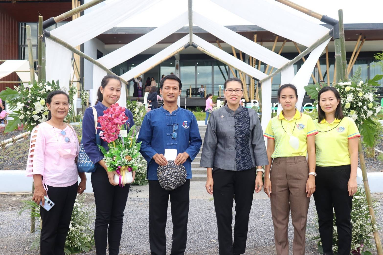 พ่อเมืองกาญจนบุรี เปิดอาคารศูนย์การเรียนรู้ตามแนวทางเกษตรทฤษฎีใหม่ ณ สวนไผ่คุณน้อย ยกระดับแปลง โคก หนอง นา สู่ศูนย์เรียนรู้และการท่องเที่ยวเชิงเกษตรเพื่อชุมชน
