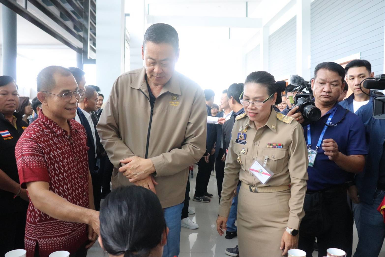 พช.กาญจนบุรี  ร่วมต้อนรับนายกรัฐมนตรี และรมว.คลัง พร้อมคณะรัฐมนตรี และผู้บริหารกระทรวงมหาดไทย พร้อมจัดนิทรรศการงานพัฒนาชุมชนและการผลักดันศูนย์บ่มเพาะทักษะสร้างสรรค์ Kanchanaburi Soft Power