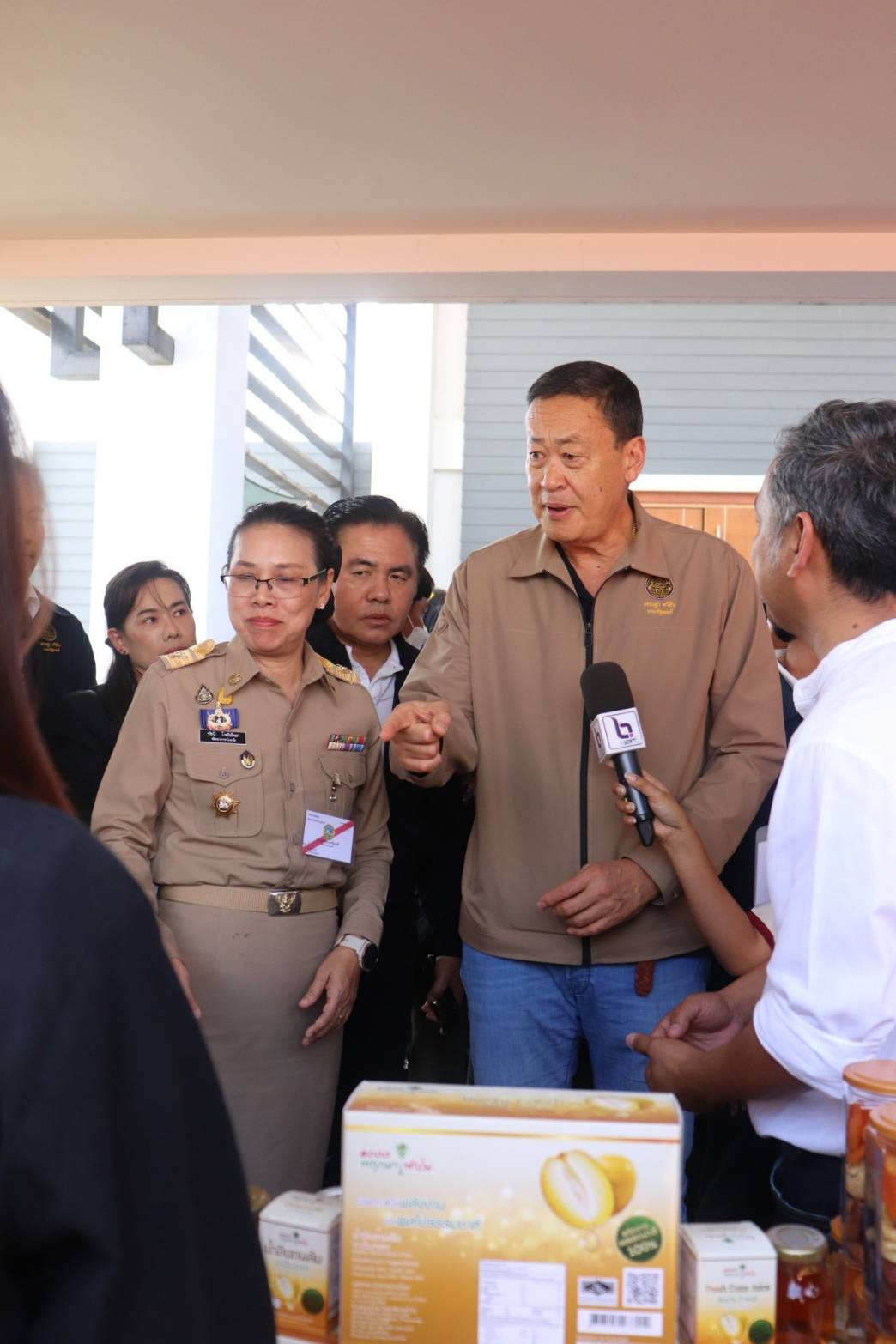 พช.กาญจนบุรี  ร่วมต้อนรับนายกรัฐมนตรี และรมว.คลัง พร้อมคณะรัฐมนตรี และผู้บริหารกระทรวงมหาดไทย พร้อมจัดนิทรรศการงานพัฒนาชุมชนและการผลักดันศูนย์บ่มเพาะทักษะสร้างสรรค์ Kanchanaburi Soft Power
