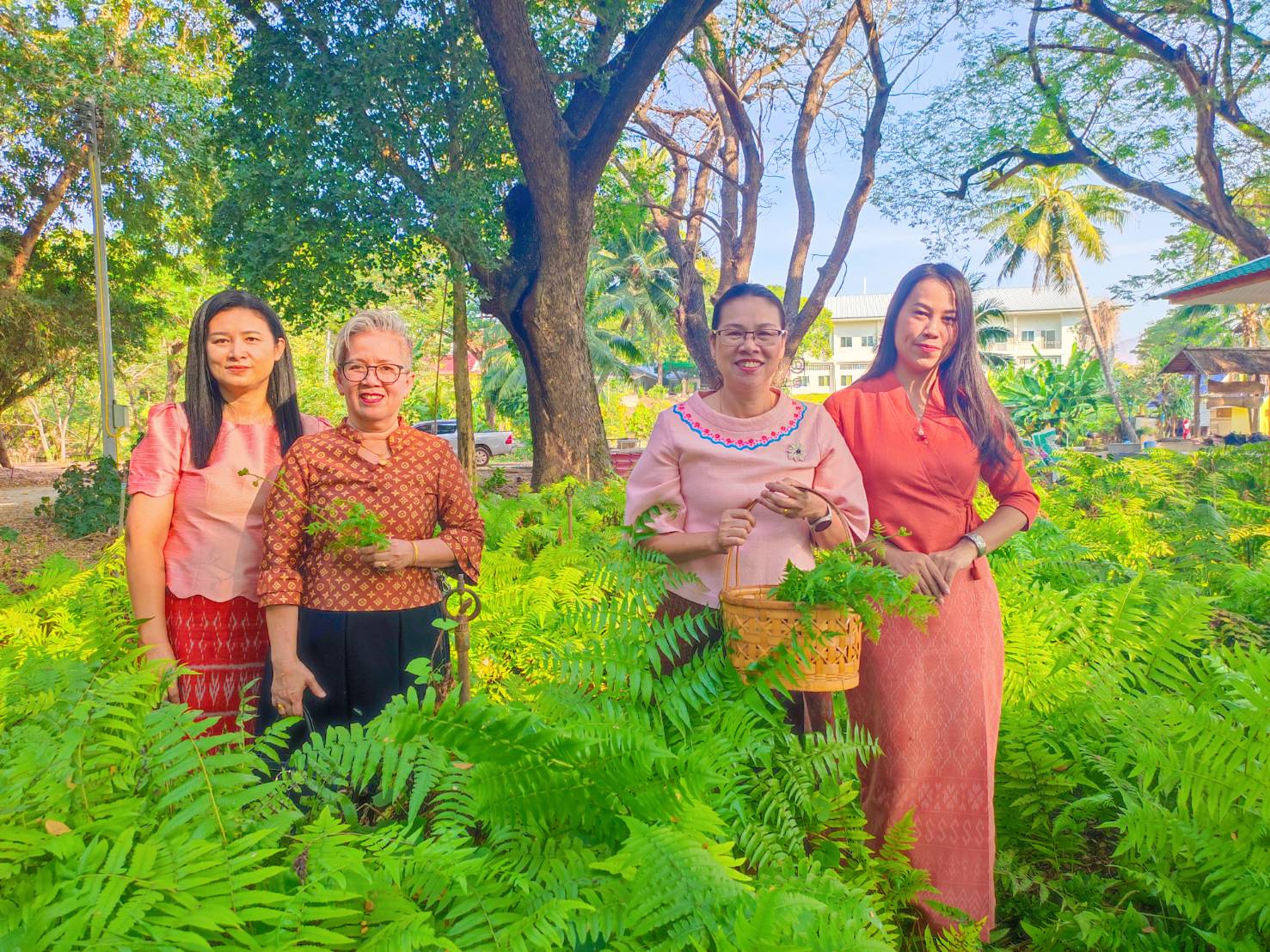 CDD KAN News : พัฒนาการจังหวัดกาญจนบุรี นำข้าราชการร่วมพิธี ตักบาตรร่วมบุญ เทิดทูนสถาบัน เพื่อถวายพระพรแด่ สมเด็จพระเจ้าลูกเธอ เจ้าฟ้าสิริวัณณวรี นารีรัตนราชกัญญา เนื่องในโอกาสวันคล้ายวันประสูติ วันที่ 8 มกราคม 2567