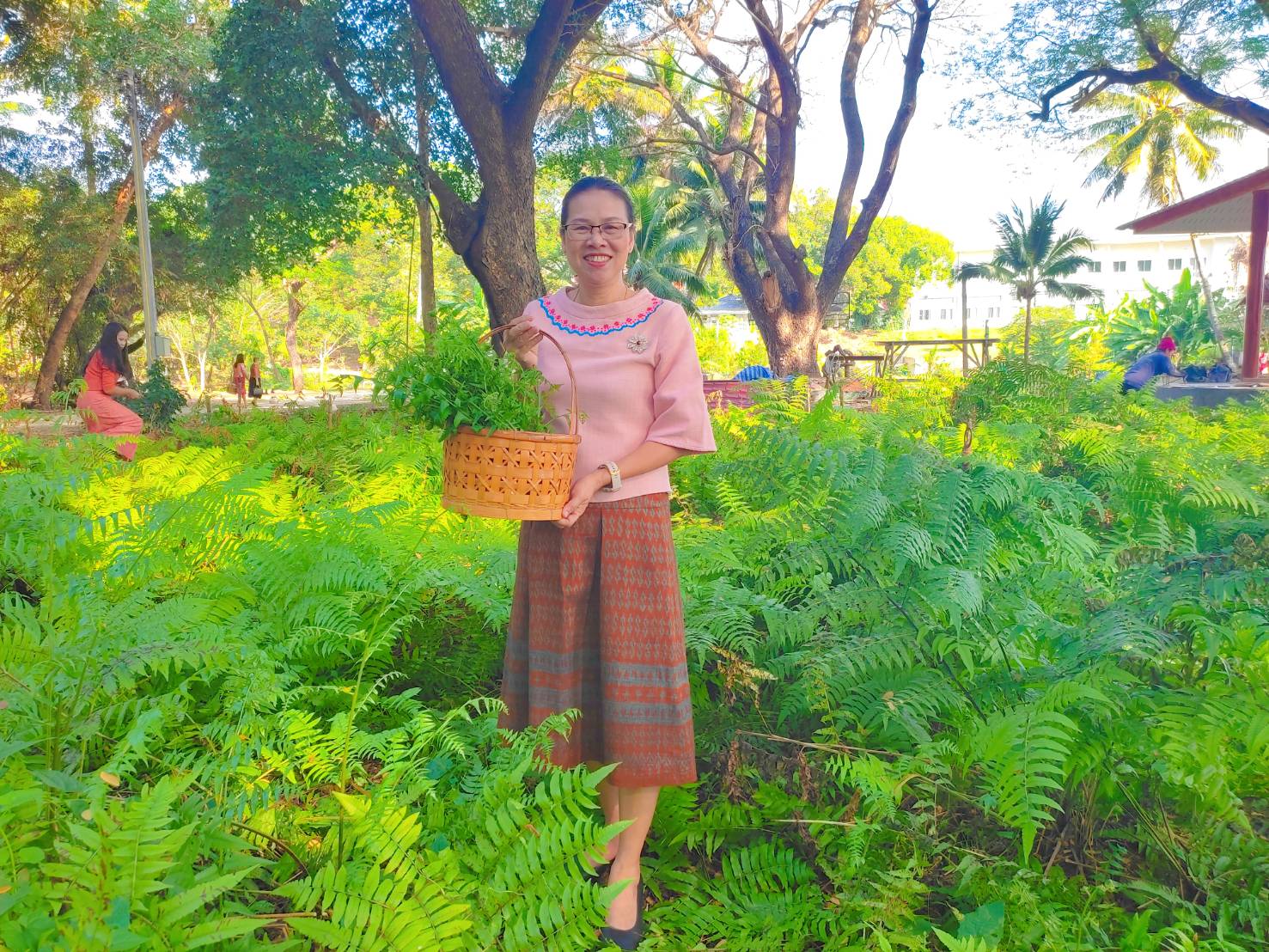CDD KAN News : พัฒนาการจังหวัดกาญจนบุรี นำข้าราชการร่วมพิธี ตักบาตรร่วมบุญ เทิดทูนสถาบัน เพื่อถวายพระพรแด่ สมเด็จพระเจ้าลูกเธอ เจ้าฟ้าสิริวัณณวรี นารีรัตนราชกัญญา เนื่องในโอกาสวันคล้ายวันประสูติ วันที่ 8 มกราคม 2567