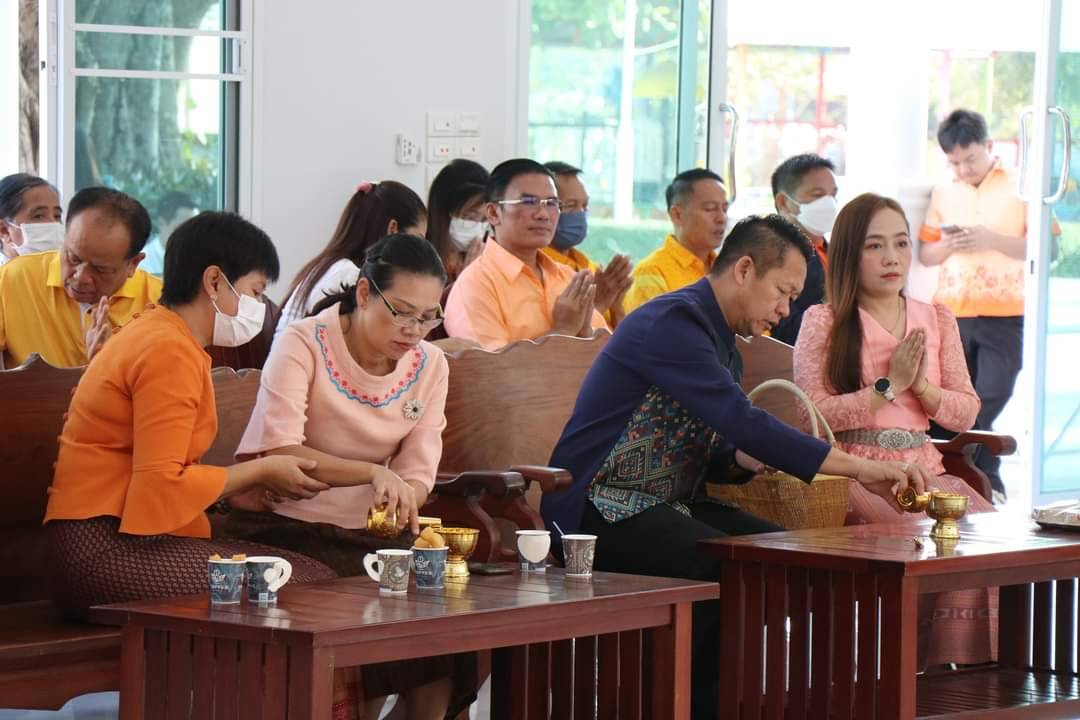 CDD KAN News : พัฒนาการจังหวัดกาญจนบุรี นำข้าราชการร่วมพิธี ตักบาตรร่วมบุญ เทิดทูนสถาบัน เพื่อถวายพระพรแด่ สมเด็จพระเจ้าลูกเธอ เจ้าฟ้าสิริวัณณวรี นารีรัตนราชกัญญา เนื่องในโอกาสวันคล้ายวันประสูติ วันที่ 8 มกราคม 2567
