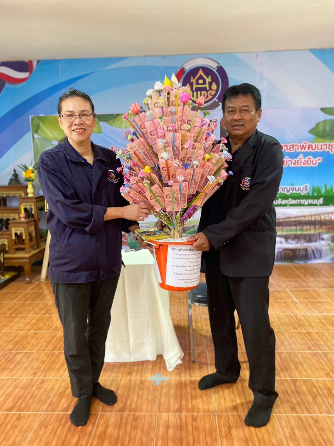 พช.กาญจนบุรี จัดกิจกรรม รวมพลัง อช. สานพลังแก้จน พัฒนาคนอย่างยั่งยืน เนื่องในวาระครบรอบ 55 ปี โครงการพัฒนาผู้นำอาสาพัฒนาชุมชน
