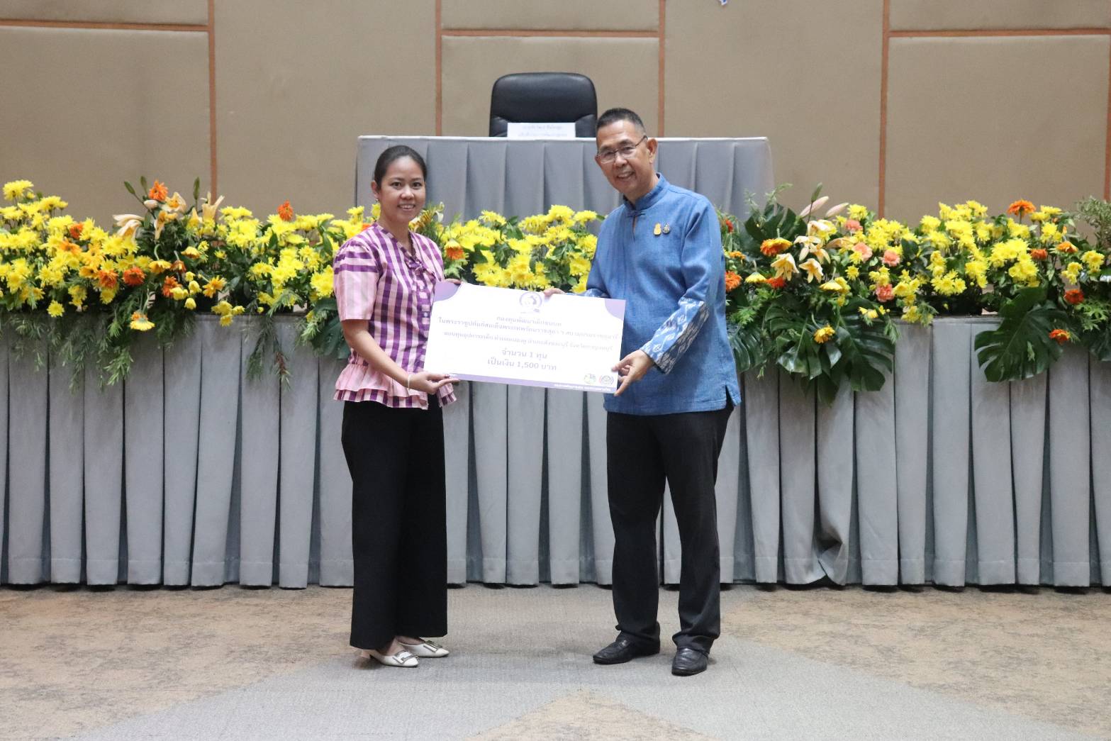 พจ.กาญจนบุรี นำข้าราชการในสังกัดร่วมรับมอบนโยบายและปลุกขวัญกำลังใจเจ้าหน้าที่ พช. เขตตรวจราชการที่ 3 จังหวัดภาคกลางตอนล่าง