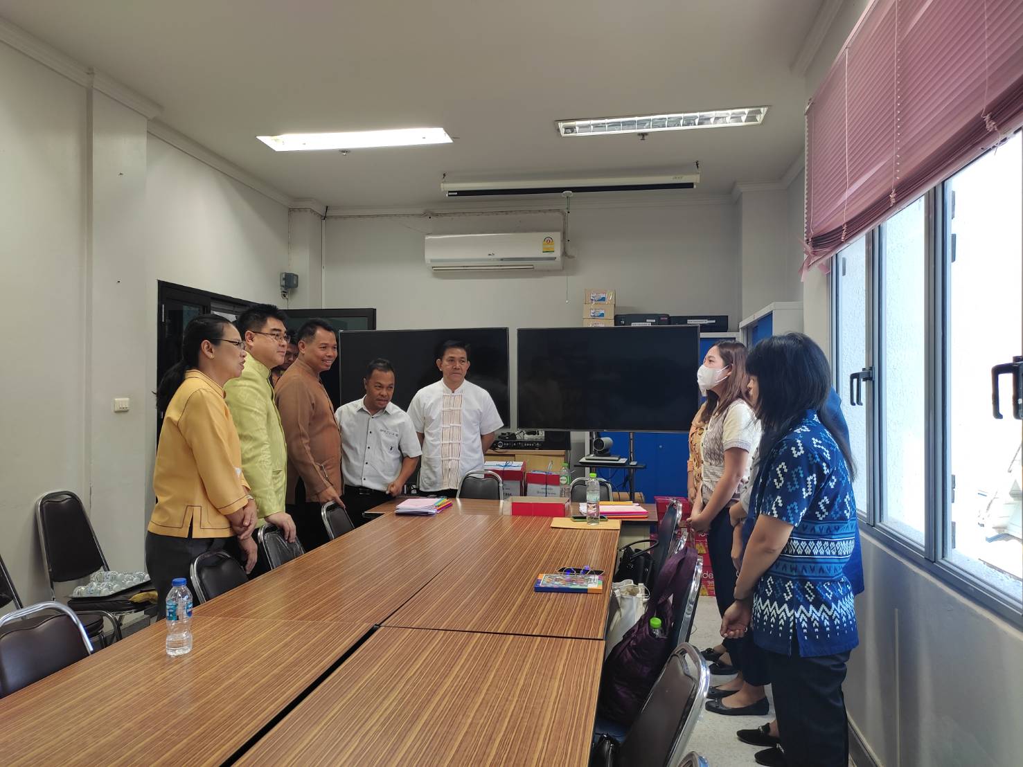พช.กาญจนบุรี รับการตรวจราชการจากผู้ตรวจ มท. ทั้งนี้ยกนิ้วชื่นชม! แปลง“โคก หนอง นา โมเดล” จ.กาญจนบุรี สามารถสร้างประโยชน์ต่อประชาชน และเป็นต้นแบบอย่างแท้จริง