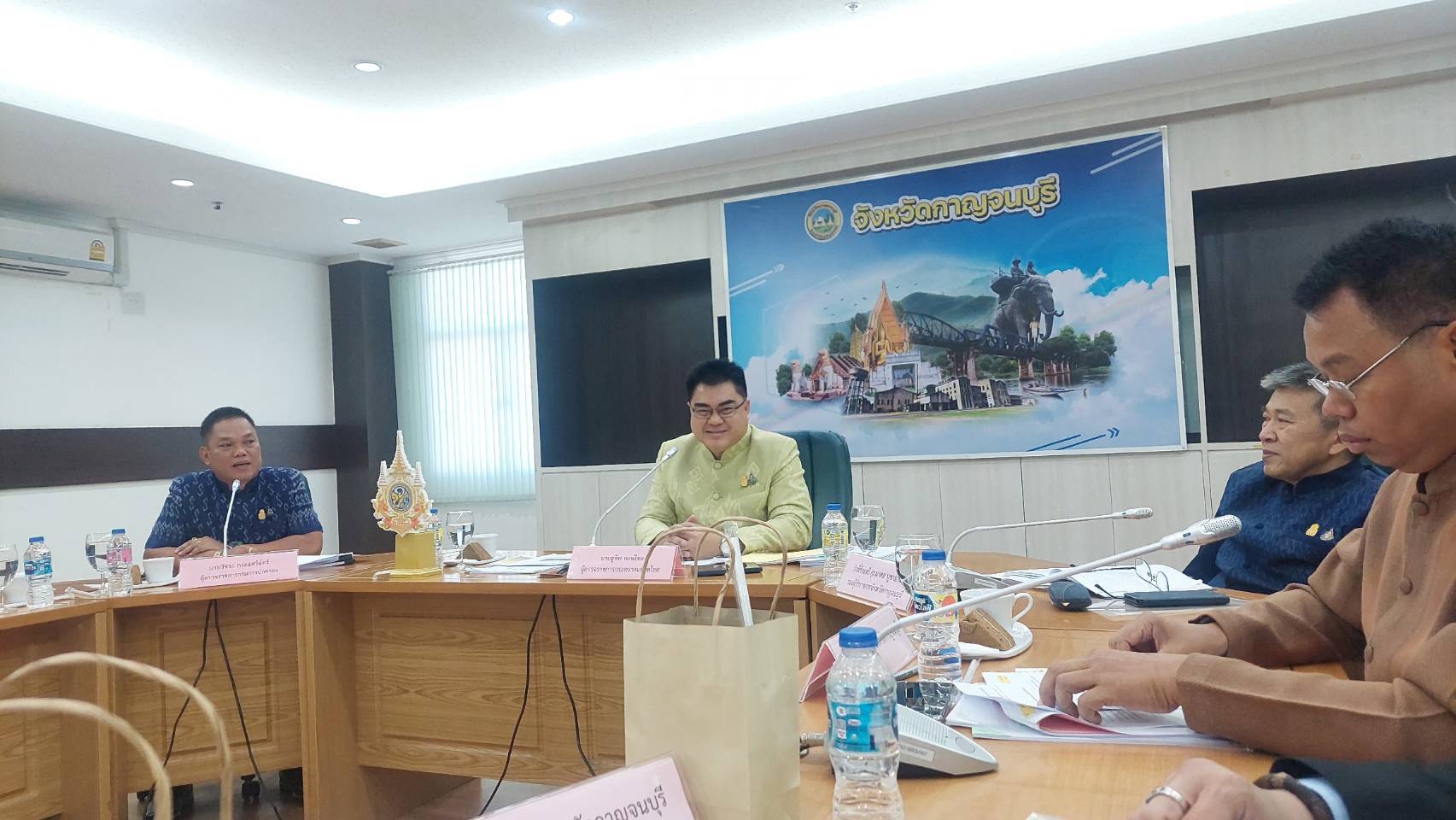 พช.กาญจนบุรี รับการตรวจราชการจากผู้ตรวจ มท. ทั้งนี้ยกนิ้วชื่นชม! แปลง“โคก หนอง นา โมเดล” จ.กาญจนบุรี สามารถสร้างประโยชน์ต่อประชาชน และเป็นต้นแบบอย่างแท้จริง