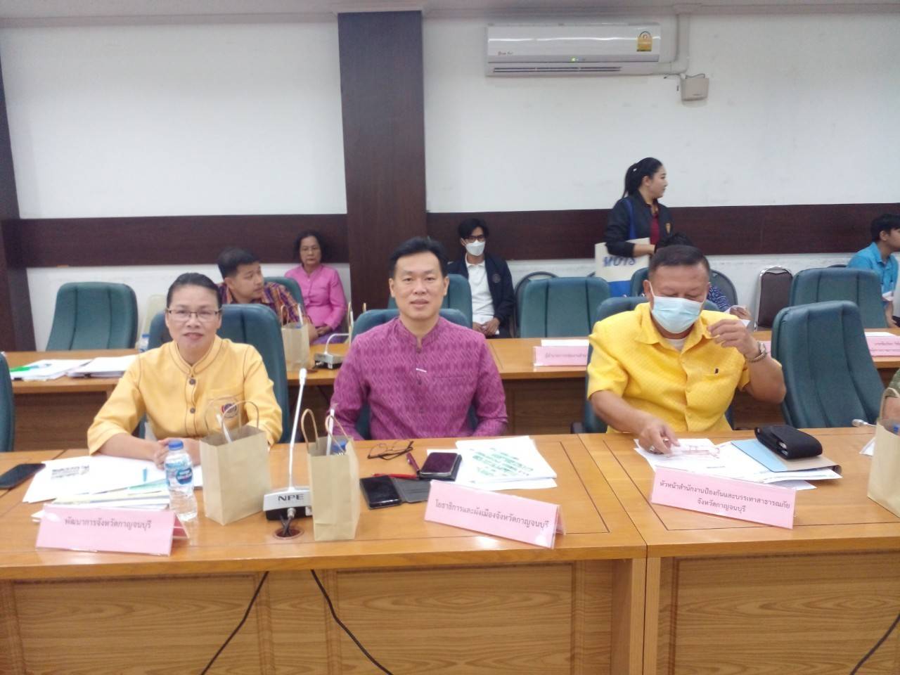 พช.กาญจนบุรี รับการตรวจราชการจากผู้ตรวจ มท. ทั้งนี้ยกนิ้วชื่นชม! แปลง“โคก หนอง นา โมเดล” จ.กาญจนบุรี สามารถสร้างประโยชน์ต่อประชาชน และเป็นต้นแบบอย่างแท้จริง