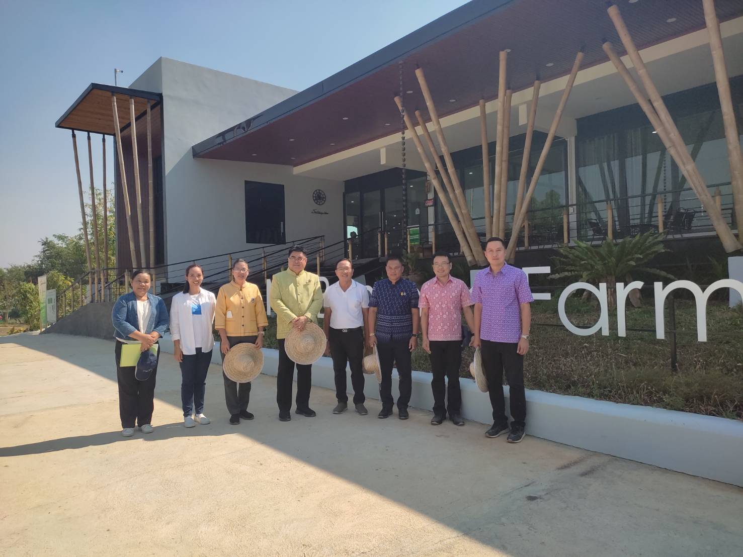 พช.กาญจนบุรี รับการตรวจราชการจากผู้ตรวจ มท. ทั้งนี้ยกนิ้วชื่นชม! แปลง“โคก หนอง นา โมเดล” จ.กาญจนบุรี สามารถสร้างประโยชน์ต่อประชาชน และเป็นต้นแบบอย่างแท้จริง