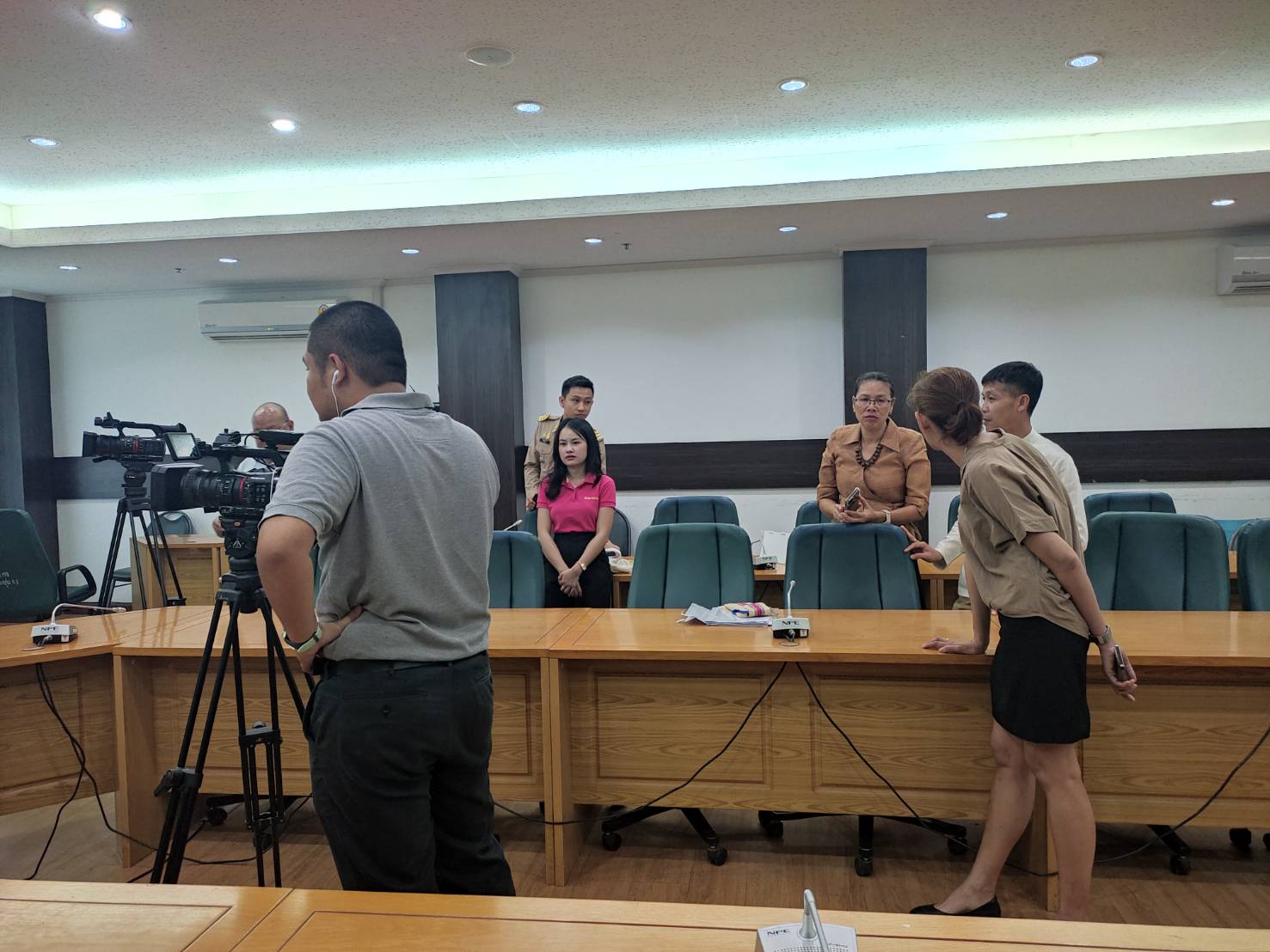 จังหวัดกาญจน์ บันทึกวิดีโอ ถอดบทเรียนความสำเร็จ การน้อมนำแนวพระราชดำริของสมเด็จพระกนิษฐาธิราชเจ้า กรมสมเด็จพระเทพรัตนราชสุดาฯ สยามบรมราชกุมารี สู่ปฏิบัติการปลูกผักสวนครัว เพื่อสร้างความมั่นคงทางอาหาร