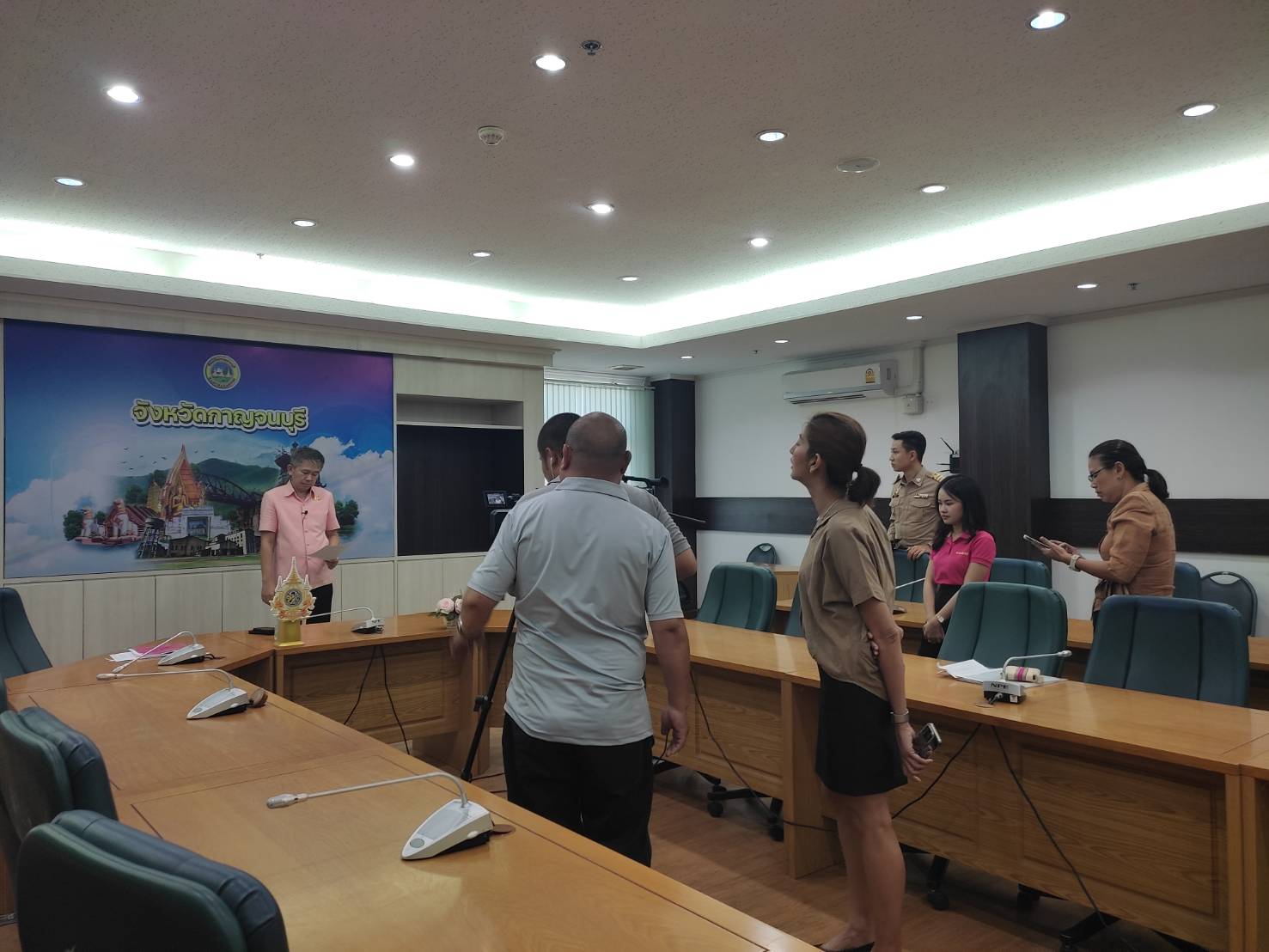 จังหวัดกาญจน์ บันทึกวิดีโอ ถอดบทเรียนความสำเร็จ การน้อมนำแนวพระราชดำริของสมเด็จพระกนิษฐาธิราชเจ้า กรมสมเด็จพระเทพรัตนราชสุดาฯ สยามบรมราชกุมารี สู่ปฏิบัติการปลูกผักสวนครัว เพื่อสร้างความมั่นคงทางอาหาร