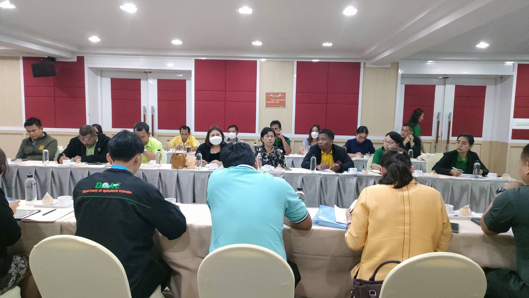 พช. กาญจนบุรี ร่วมประชุมคณะทำงานด้านเศรษฐกิจ ตามโครงการพัฒนาชุมชนในเขตรักษาพันธุ์สัตว์ป่า และอุทยานแห่งชาติจังหวัดกาญจนบุรี ภายใต้มูลนิธิภูบดินทร์ ในพระบรมราชูปถัมภ์