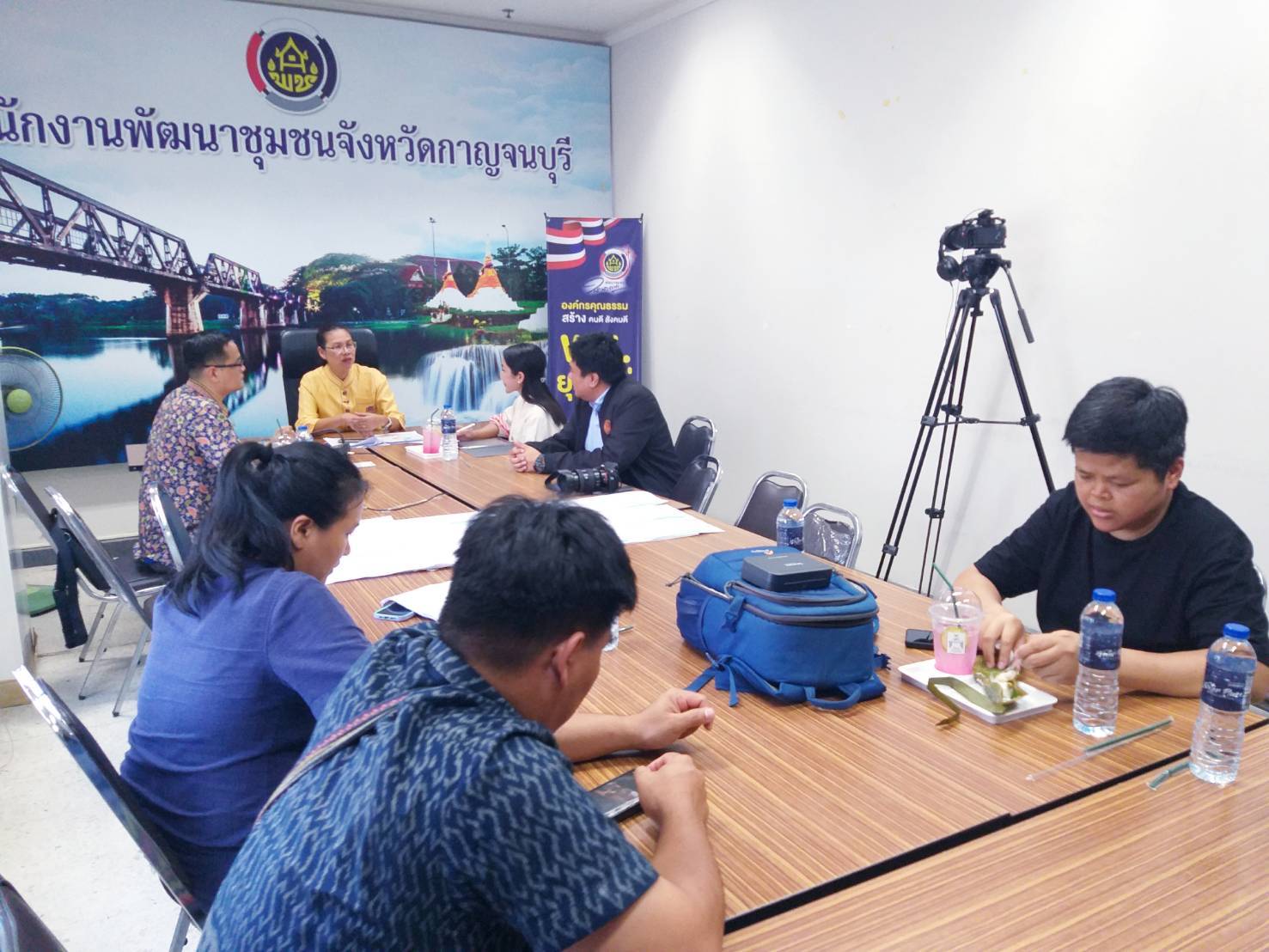 พัฒนาการจังหวัดกาญจนบุรี บันทึกวิดีโอ ถอดบทเรียนความสำเร็จ การน้อมนำแนวพระราชดำริของสมเด็จพระกนิษฐาธิราชเจ้า กรมสมเด็จพระเทพรัตนราชสุดาฯ สยามบรมราชกุมารี สู่ปฏิบัติการปลูกผักสวนครัว เพื่อสร้างความมั่นคงทางอาหาร
