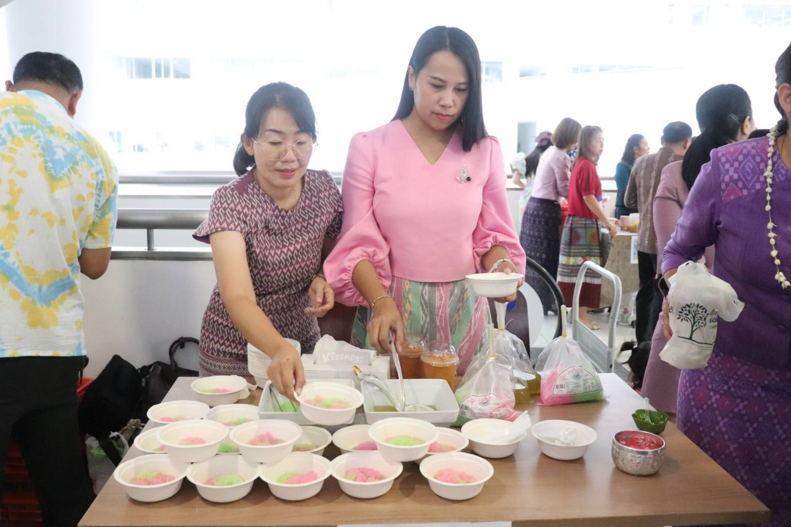 พช.กาญจนบุรี ร่วมกิจกรรม “Happy Family สืบสาน สงกรานต์ ตำนาน พช.” สืบสานประเพณีและวัฒนธรรมไทย เนื่องในเทศกาลสงกรานต์ ประจำปี 2567
