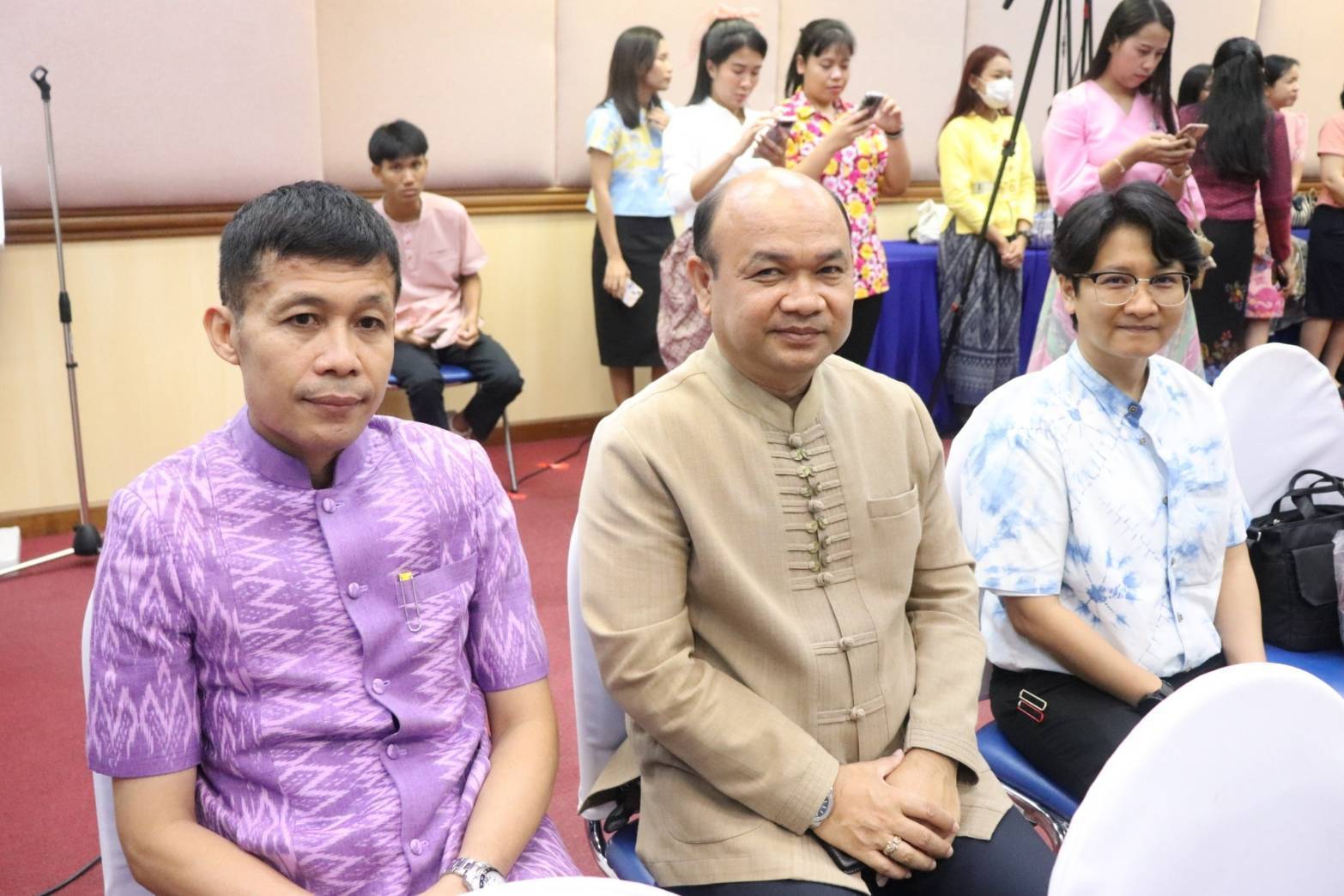 พช.กาญจนบุรี ร่วมกิจกรรม “Happy Family สืบสาน สงกรานต์ ตำนาน พช.” สืบสานประเพณีและวัฒนธรรมไทย เนื่องในเทศกาลสงกรานต์ ประจำปี 2567