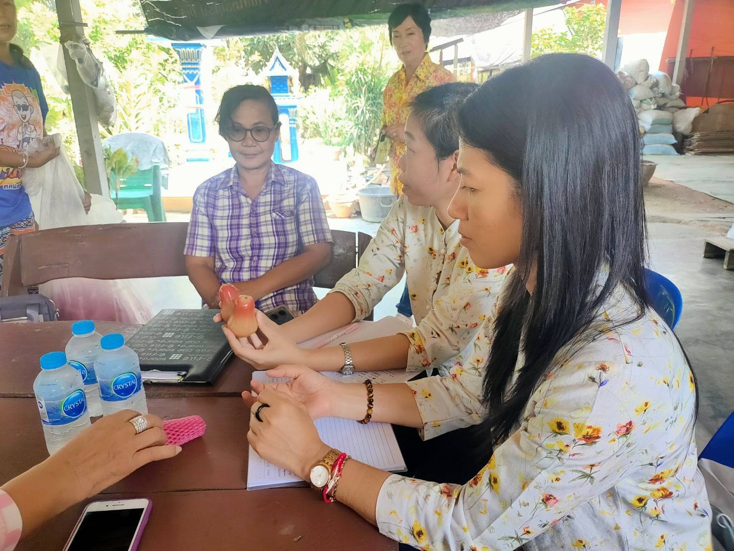 พช. กาญจนบุรี รับการตรวจสอบการดำเนินงาน ( Performance Audit) กองทุนพัฒนาบทบาทสตรี ประจำปี 2567 พร้อมลงพื้นที่กลุ่มเป้าหมาย