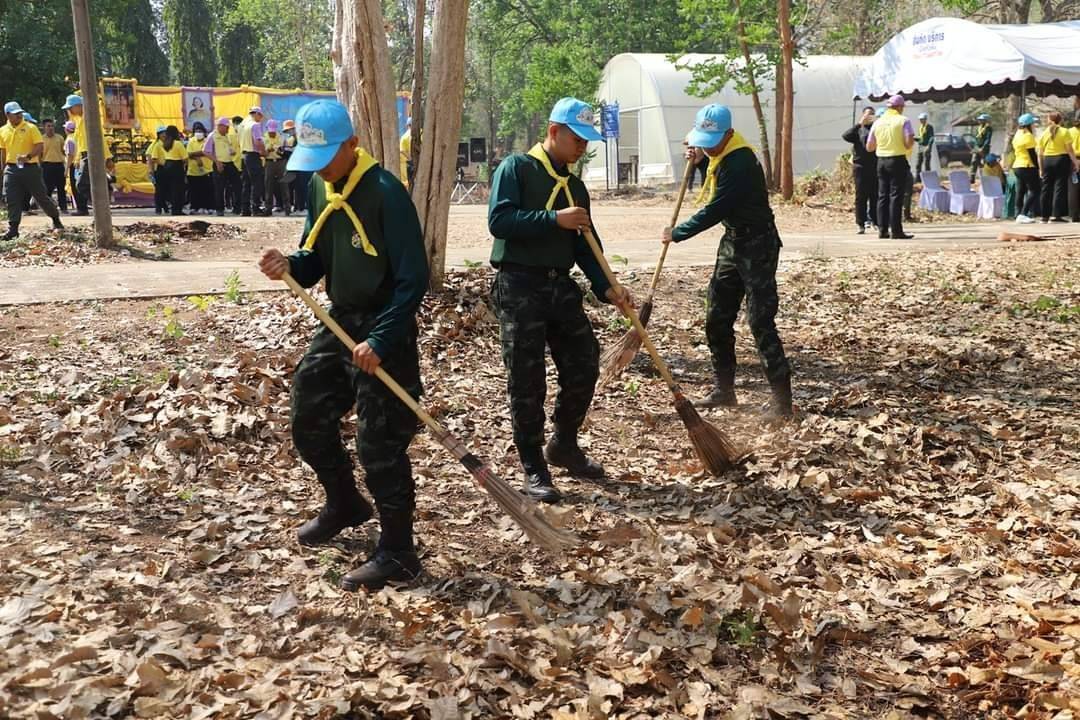 จังหวัดกาญจนบุรี จัดกิจกรรมจิตอาสาพัฒนา Kick Off  “โครงการพัฒนาพื้นที่ต้นแบบ เพื่อพัฒนาคุณภาพชีวิตแบบอารยเกษตร ตามแนวพระราชดำริ ศูนย์พัฒนาอาชีพหนองบัว อำเภอเมืองกาญจนบุรี จังหวัดกาญจนบุรี” เนื่องในวันคล้ายวันพระราชสมภพ สมเด็จพระกนิษฐาธิราชเจ้า กรมสมเด็จพระเทพรัตนราชสุดา ฯ สยามบรมราชกุมารี