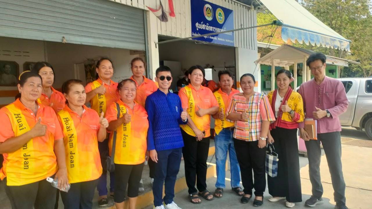 พช. กาญจนบุรี รับการติดตามสนับสนุนเชิงวิชาการการดำเนินงานศูนย์สาธิตการตลาด ในพื้นที่จังหวัดกาญจนบุรี