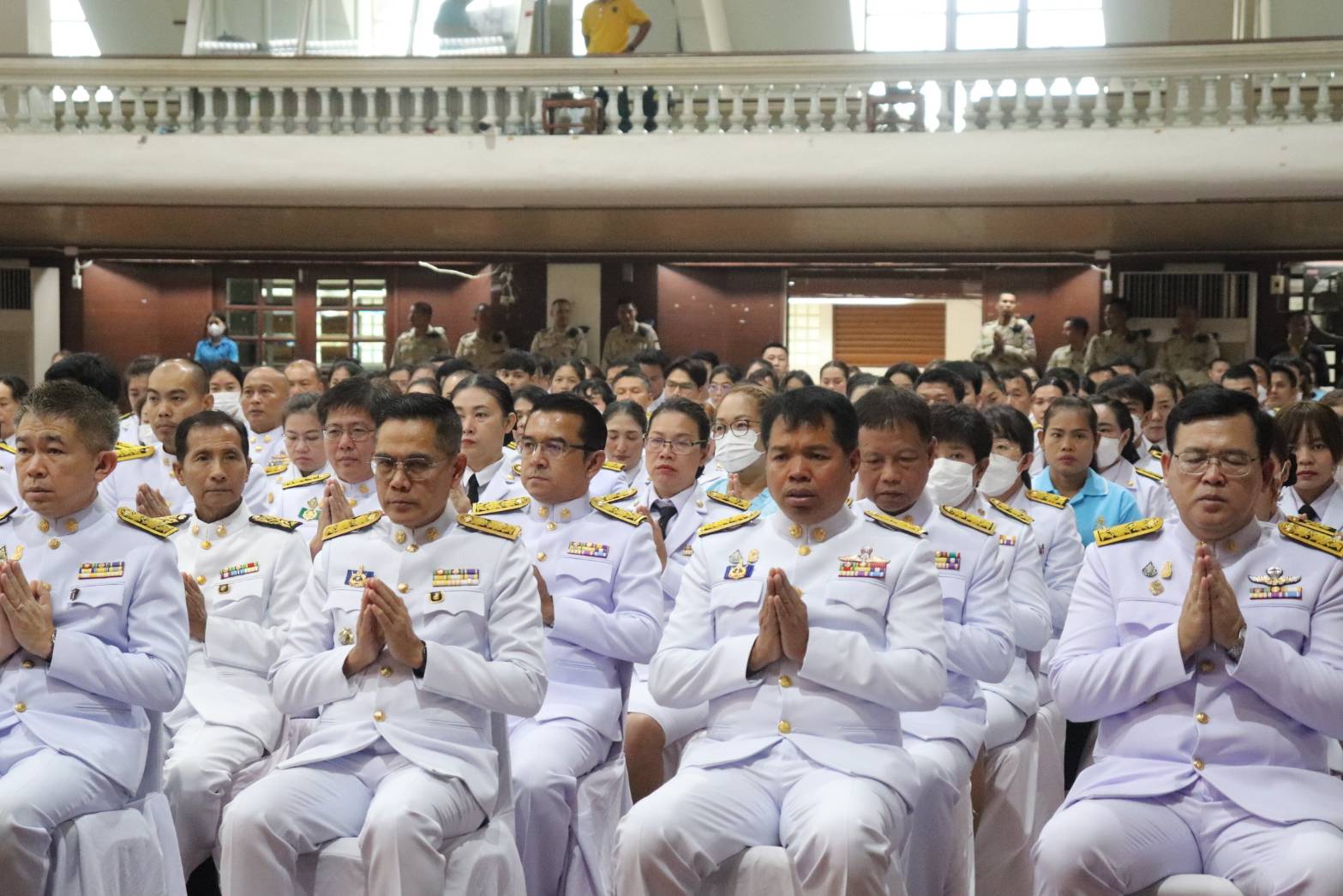 พัฒนาการจังหวัดกาญจนบุรี นำข้าราชการสำนักงานพัฒนาชุมชนร่วมพิธีเจริญพระพุทธมนต์และพิธีทำบุญตักบาตรถวายพระราชกุศล เนื่องในวันคล้ายวันประสูติ สมเด็จพระเจ้าลูกยาเธอ เจ้าฟ้าทีปังกรรัศมีโชติ มหาวชิโรตตมางกูร สิริวิบูลยราชกุมาร