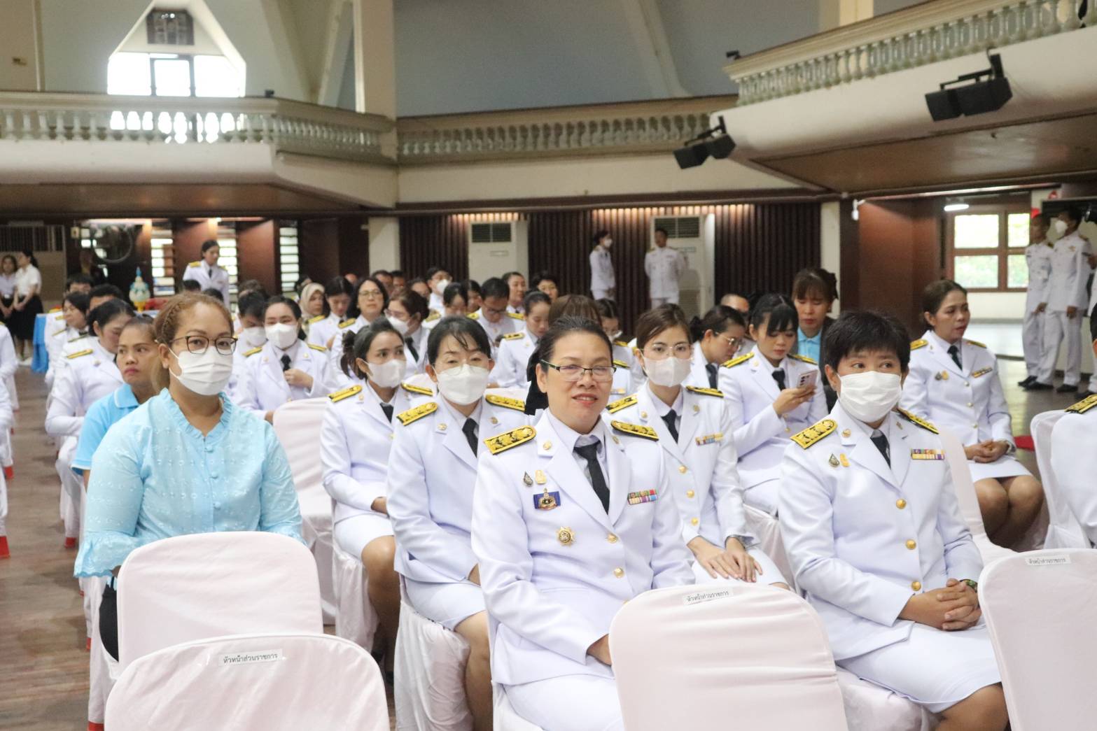 พัฒนาการจังหวัดกาญจนบุรี นำข้าราชการสำนักงานพัฒนาชุมชนร่วมพิธีเจริญพระพุทธมนต์และพิธีทำบุญตักบาตรถวายพระราชกุศล เนื่องในวันคล้ายวันประสูติ สมเด็จพระเจ้าลูกยาเธอ เจ้าฟ้าทีปังกรรัศมีโชติ มหาวชิโรตตมางกูร สิริวิบูลยราชกุมาร