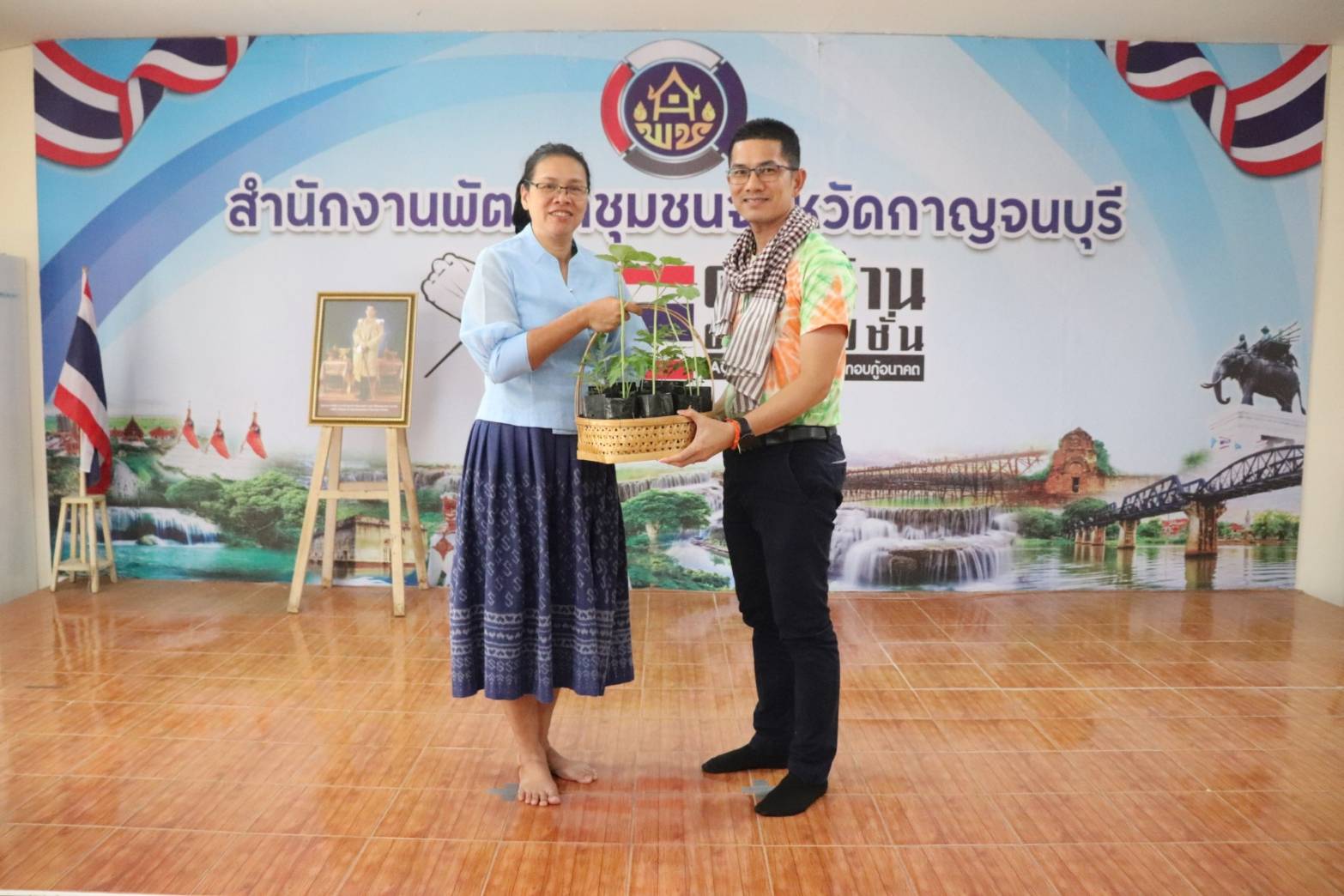พช. กาญจนบุรี สั่งลุย ขยายผลการจัดตั้งศูนย์แบ่งปันเมล็ดพันธ์ผักระดับตำบล ในการประชุมผู้บริหารและนักวิชาการพัฒนาชุมชนสำนักงานพัฒนาชุมชนจังหวัดกาญจนบุรี ครั้งที่ 4/2567