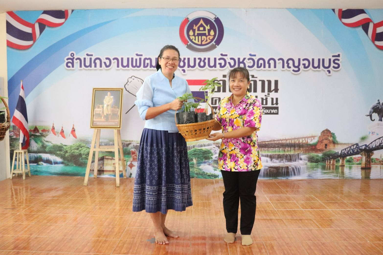พช. กาญจนบุรี สั่งลุย ขยายผลการจัดตั้งศูนย์แบ่งปันเมล็ดพันธ์ผักระดับตำบล ในการประชุมผู้บริหารและนักวิชาการพัฒนาชุมชนสำนักงานพัฒนาชุมชนจังหวัดกาญจนบุรี ครั้งที่ 4/2567