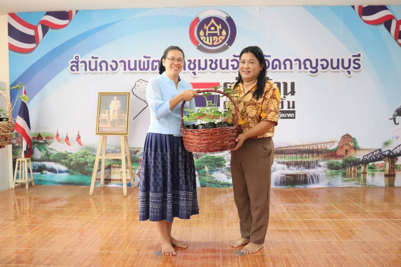 พช. กาญจนบุรี สั่งลุย ขยายผลการจัดตั้งศูนย์แบ่งปันเมล็ดพันธ์ผักระดับตำบล ในการประชุมผู้บริหารและนักวิชาการพัฒนาชุมชนสำนักงานพัฒนาชุมชนจังหวัดกาญจนบุรี ครั้งที่ 4/2567